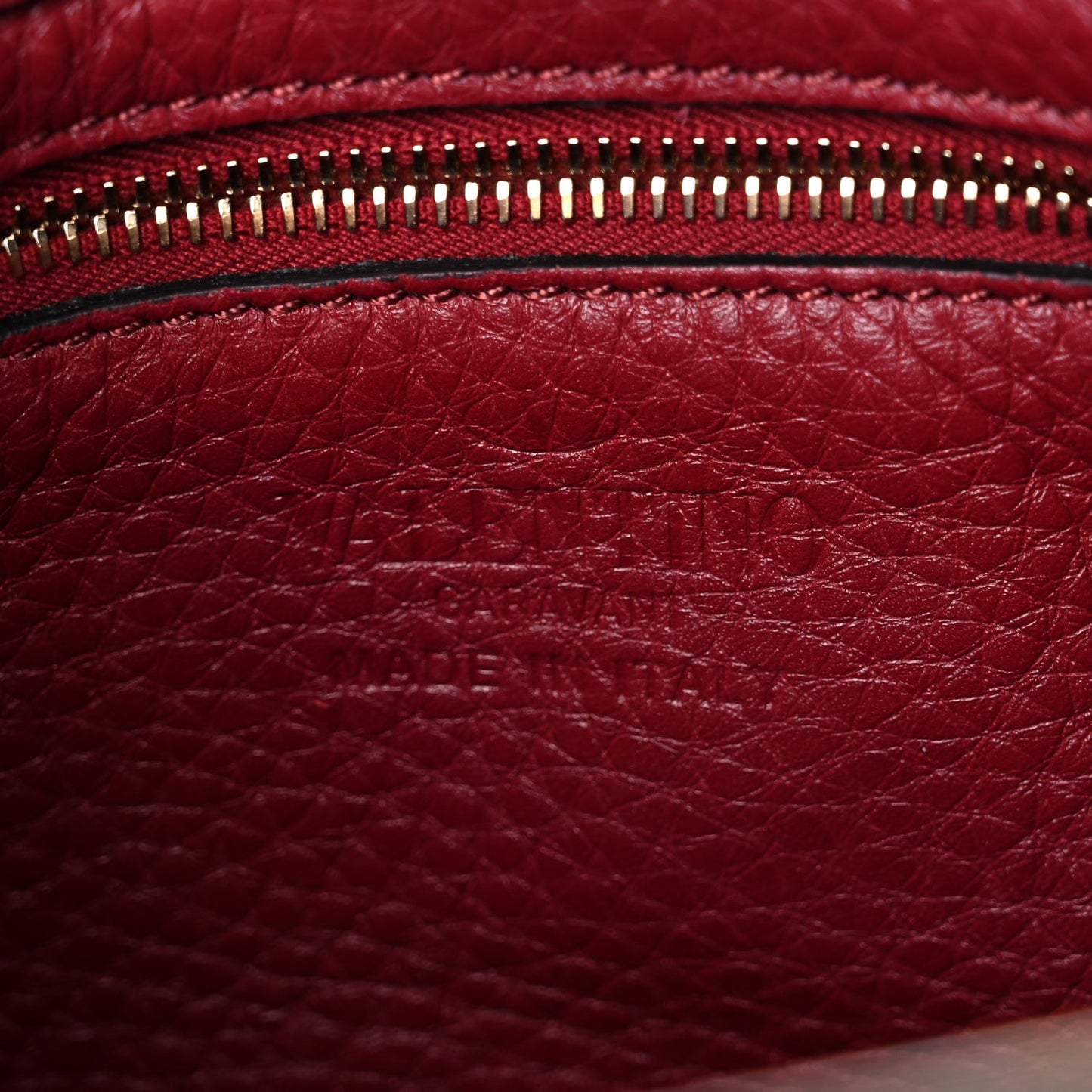 Pebbled Calfskin Mini Rockstud Flip-Lock Messenger Bag Rubino