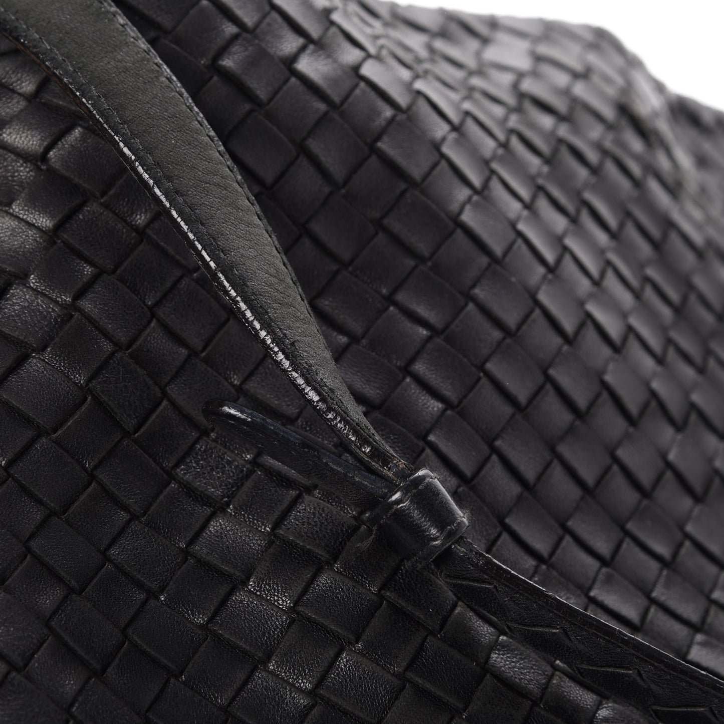 Nappa Intrecciato Medium Garda Bag Black
