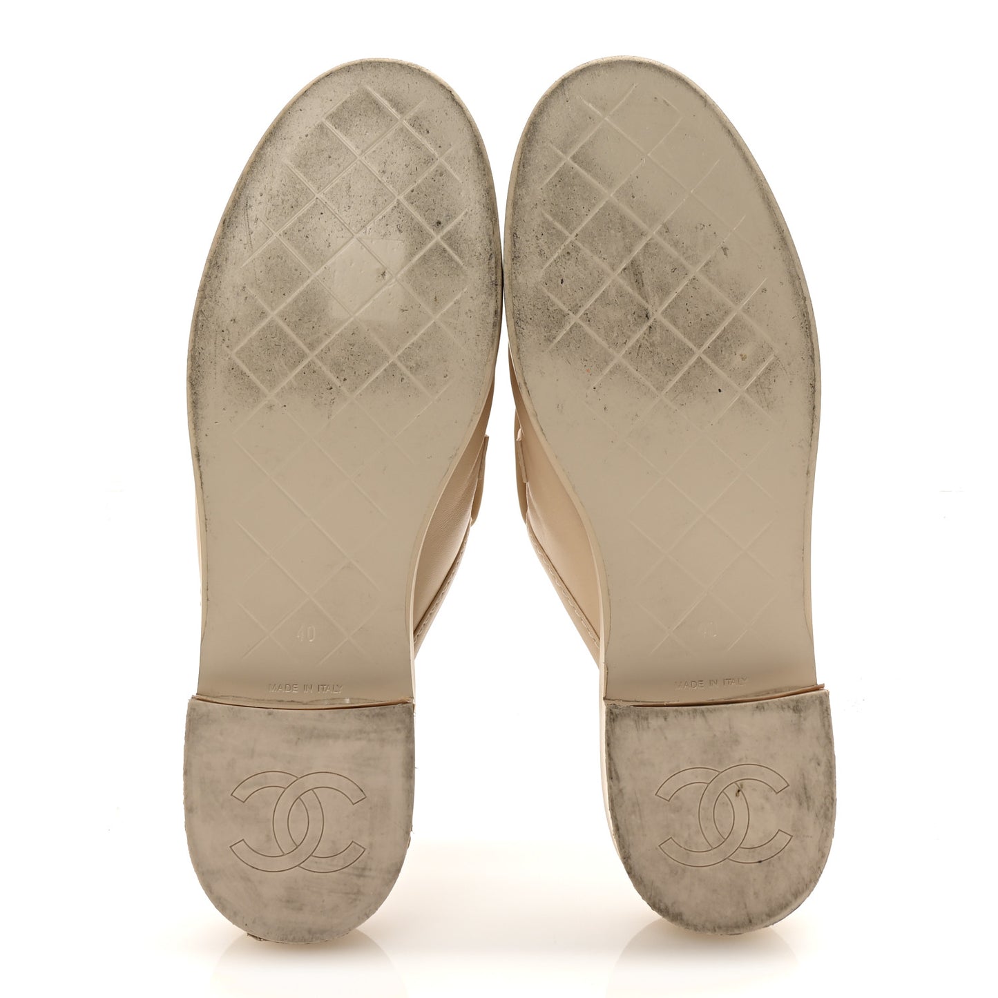 Lambskin Quilted CC Turnlock Mules 40 Light Beige