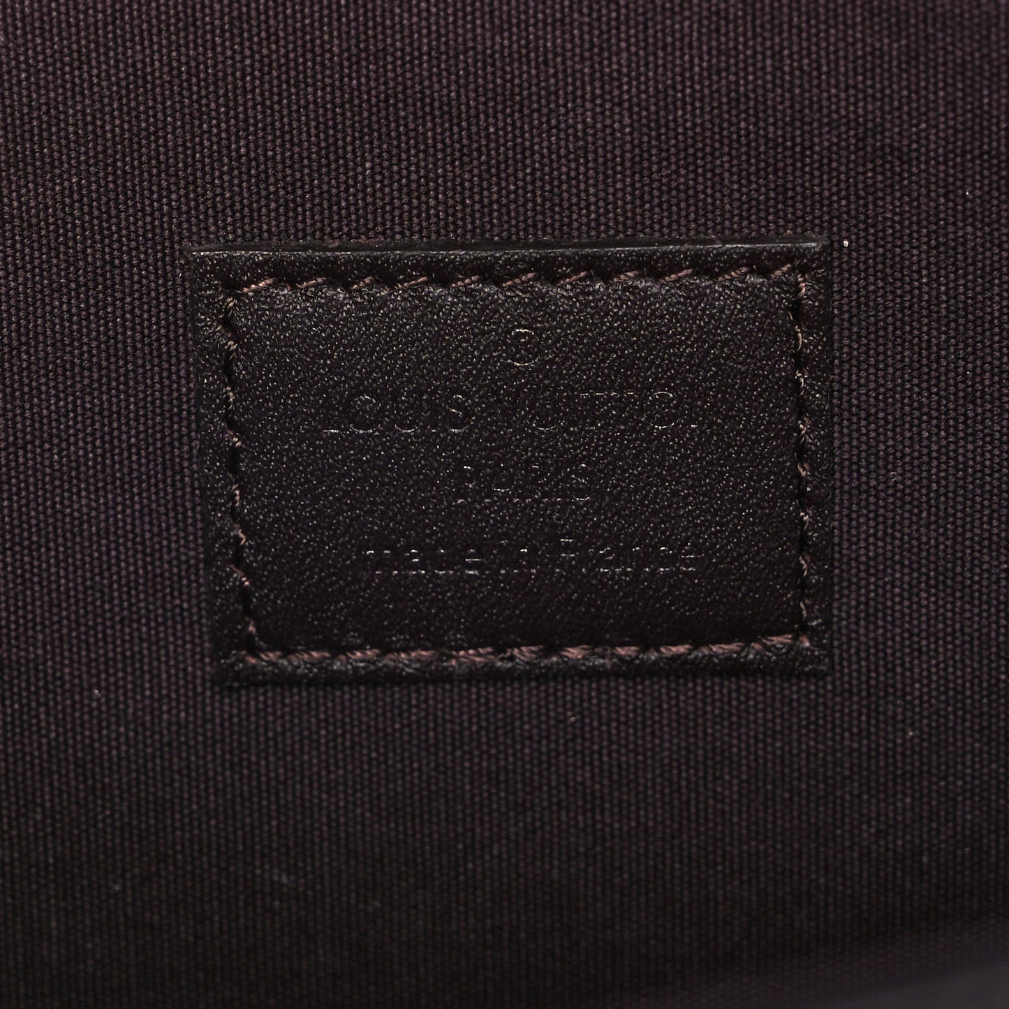 Vernis Pochette Felicie Chain Wallet Amarante