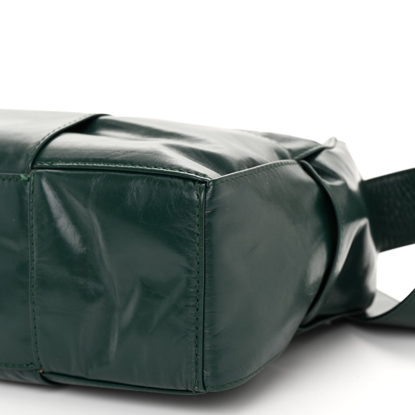 Paper Calfskin Maxi Intreccio Medium Arco Camera Bag Emerald Green
