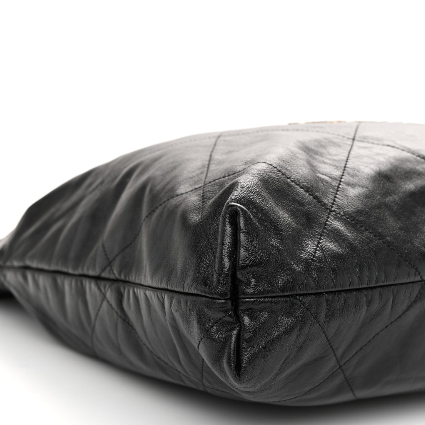 Shiny Calfskin Quilted Chanel 22 Black