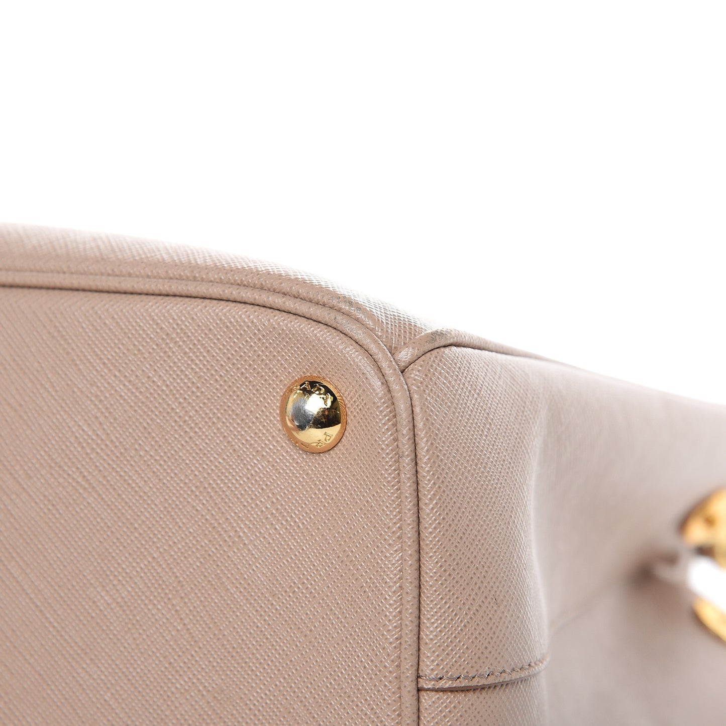Saffiano Medium Galleria Double Zip Tote Cammeo