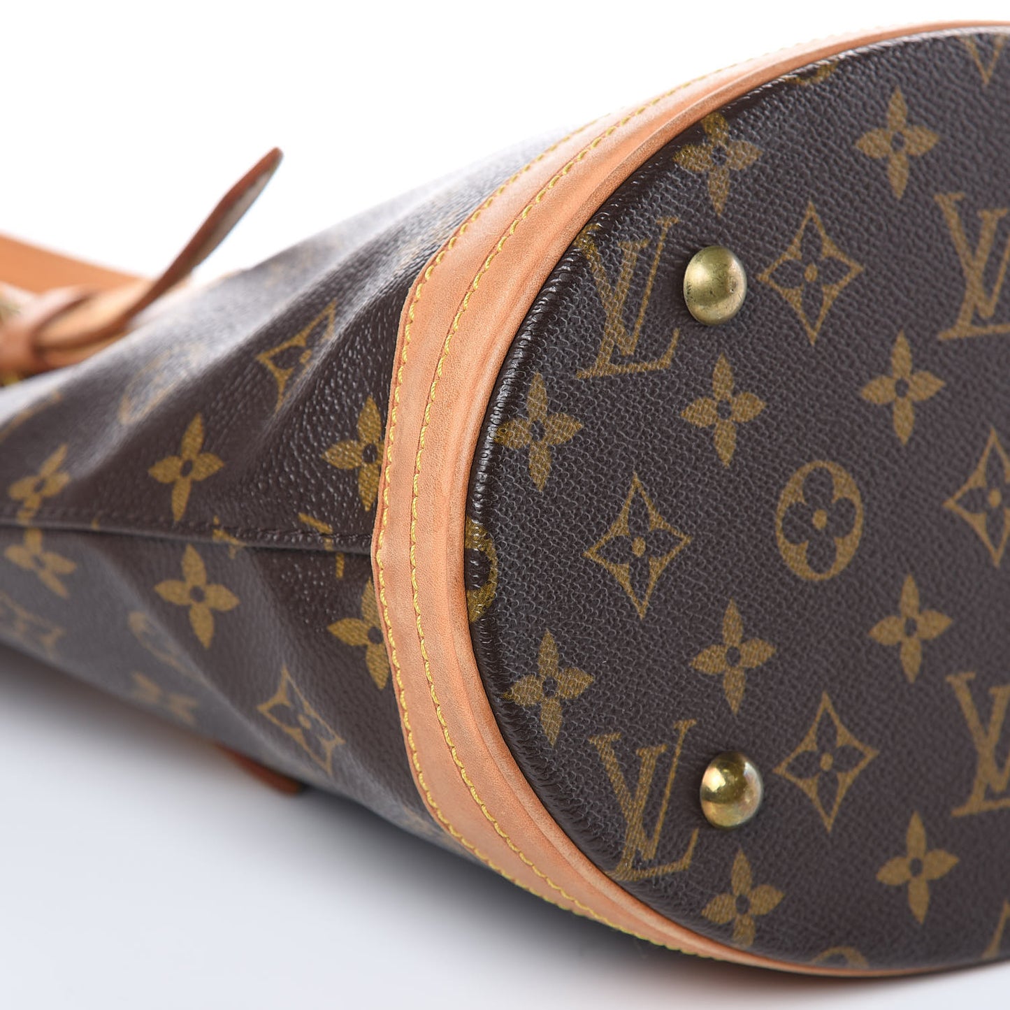 Monogram Petit Bucket 23