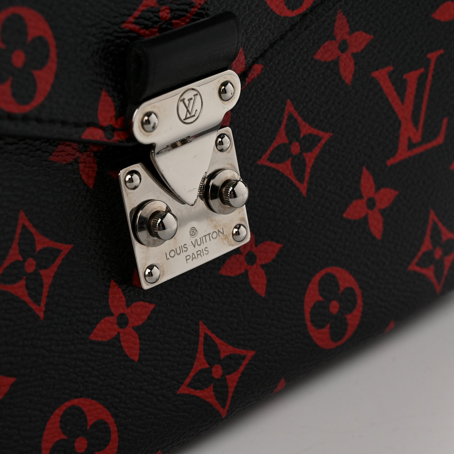 Monogram Infrarouge Pochette Metis