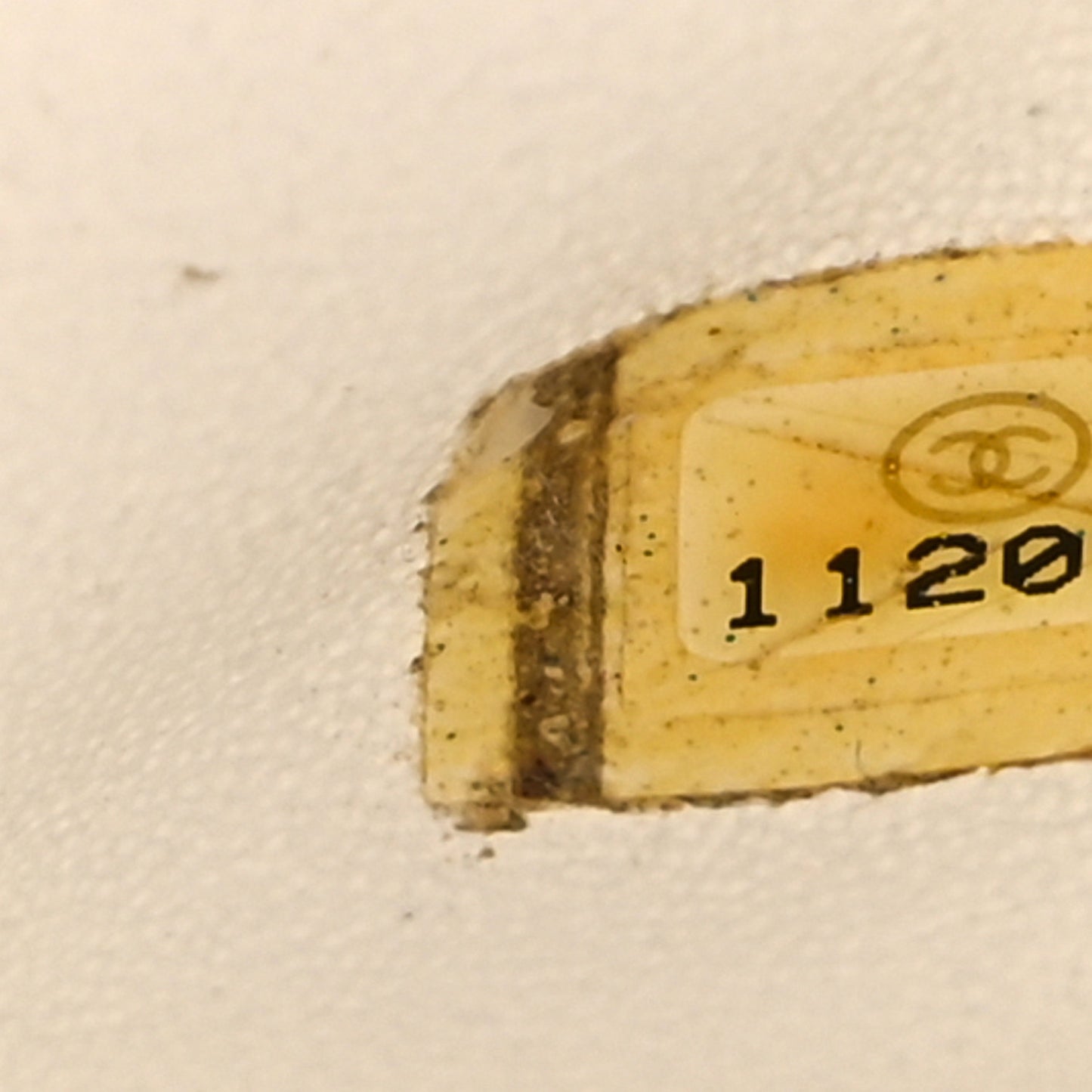 Distressed Patent Jumbo Single Flap White