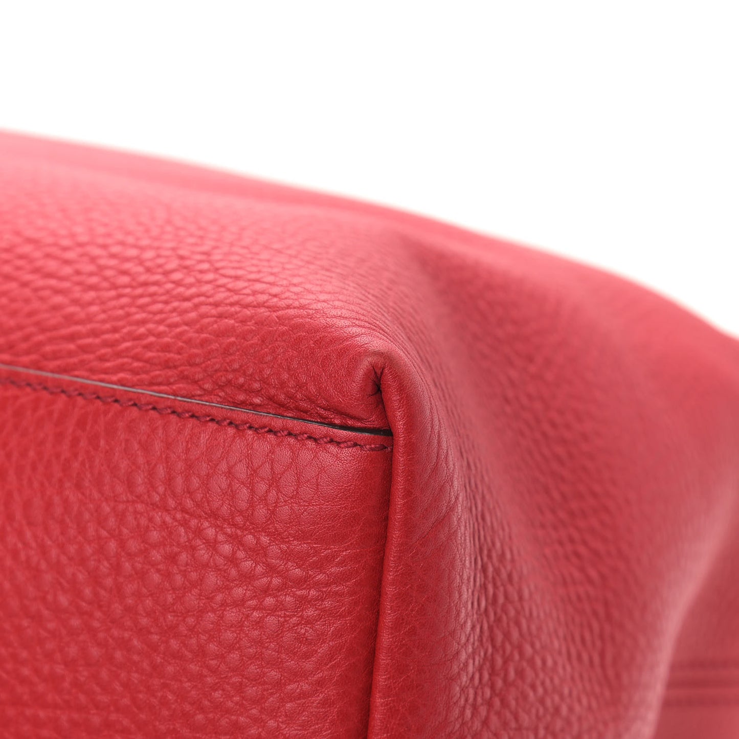 Pebbled Calfskin Medium Soho Chain Shoulder Bag Tabasco Red