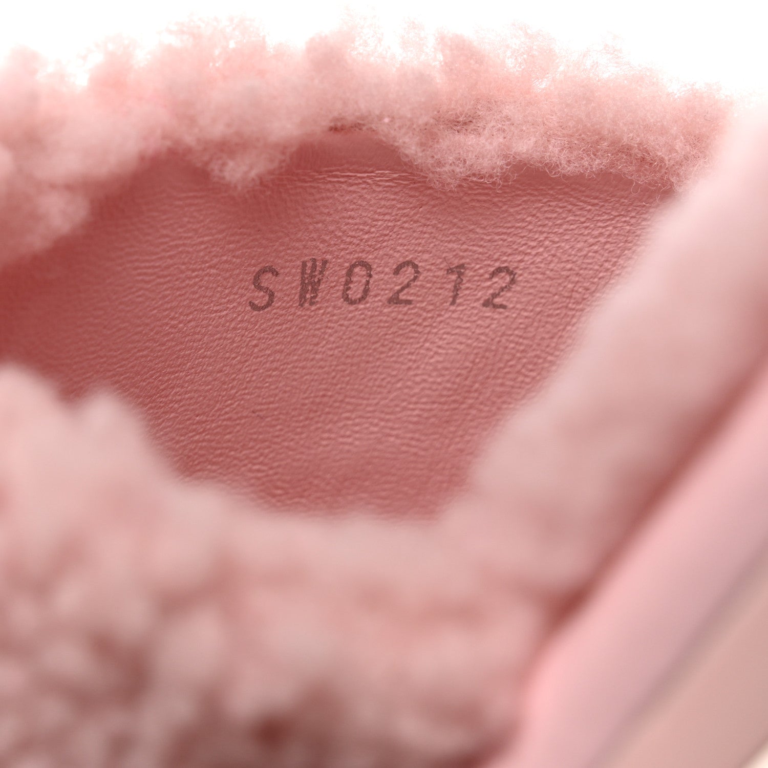 Louis Vuitton Shearling Magnetic Flat Mule 39 Rose Clair 6 of 9