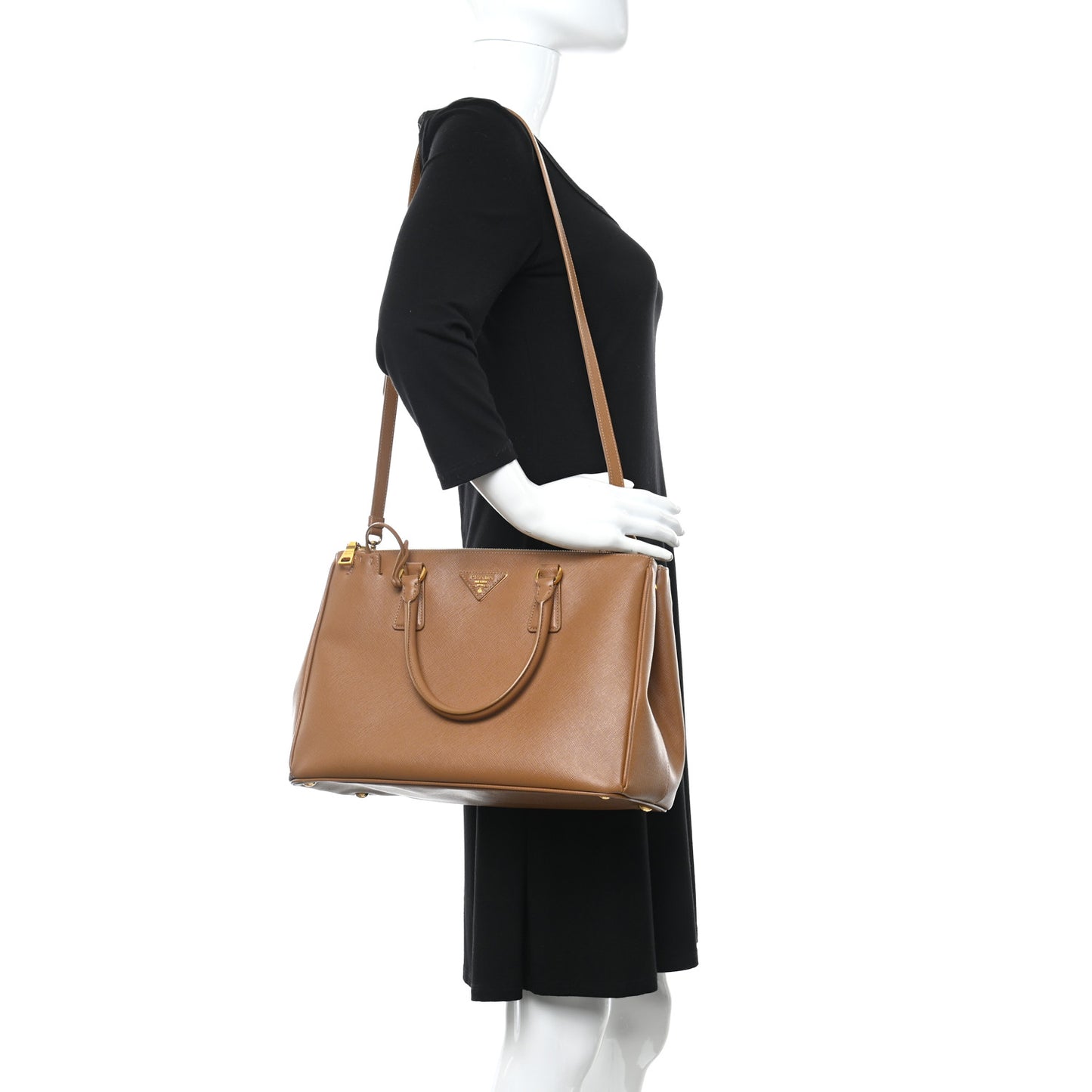 Saffiano Medium Galleria Double Zip Tote Caramel