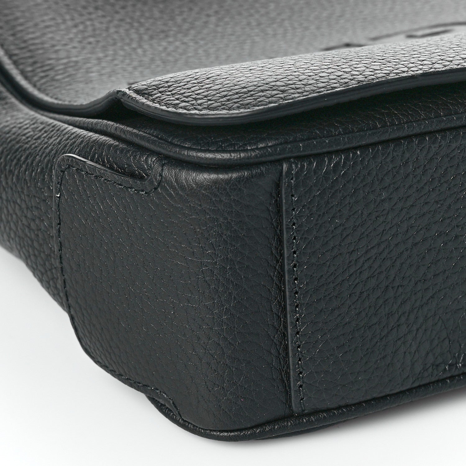 Burberry Grainy Calfskin Embossed Bruno Messenger Black 7 of 8