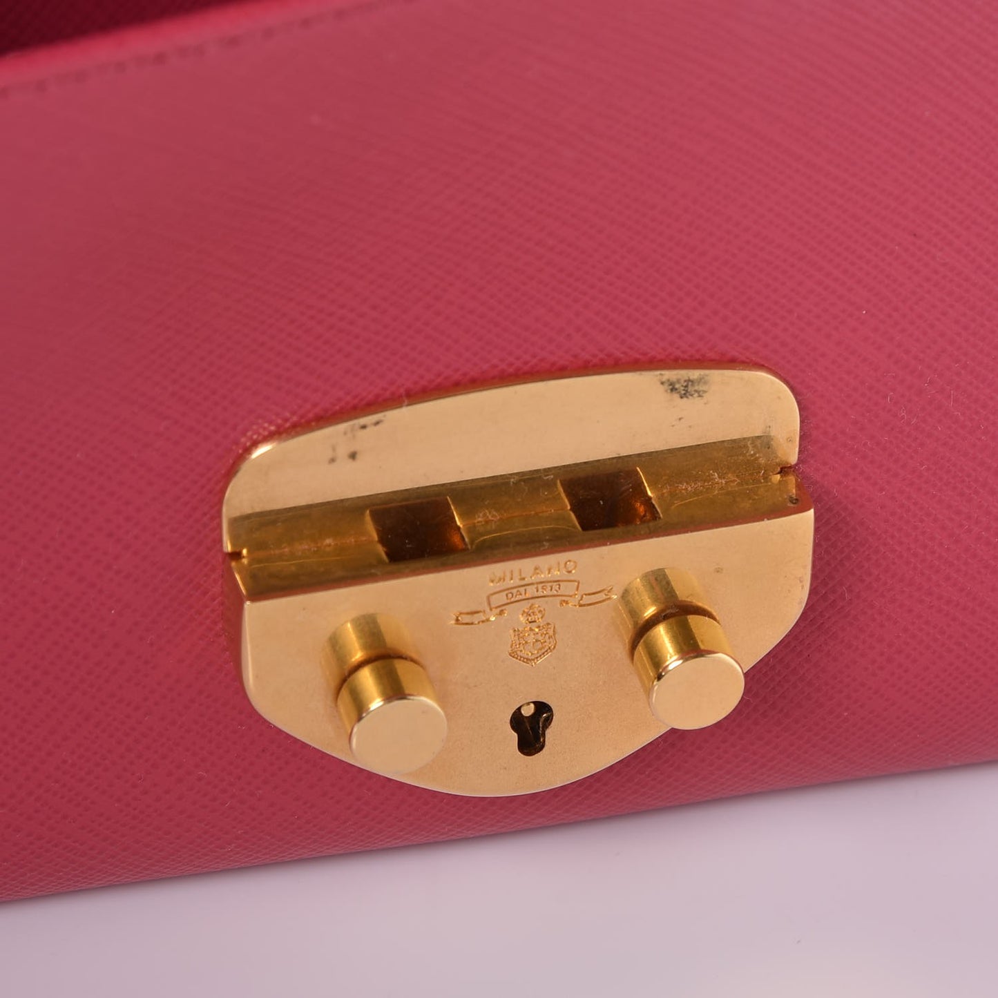Saffiano Lux Detachable Chain Clutch Wallet Peonia