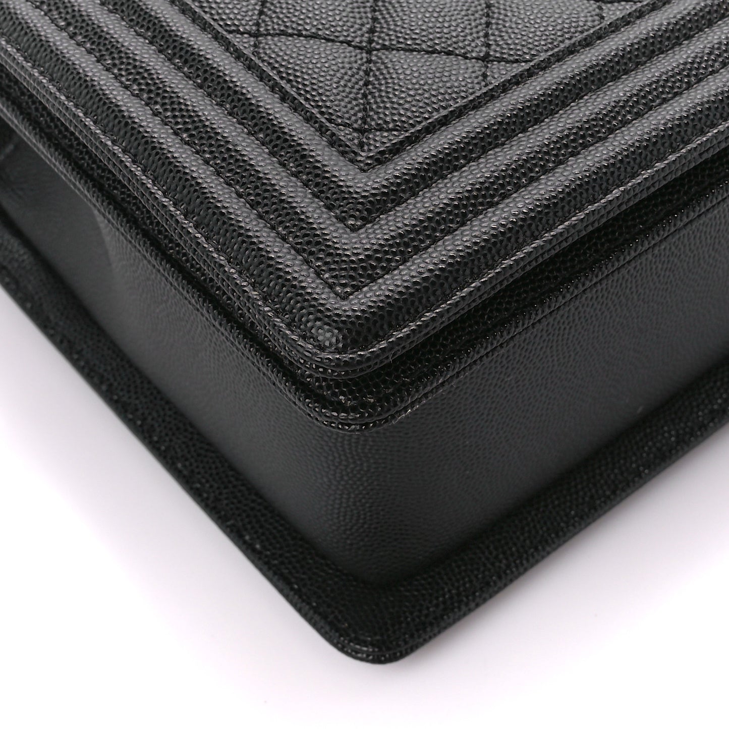 Caviar Quilted New Medium Boy Flap Black