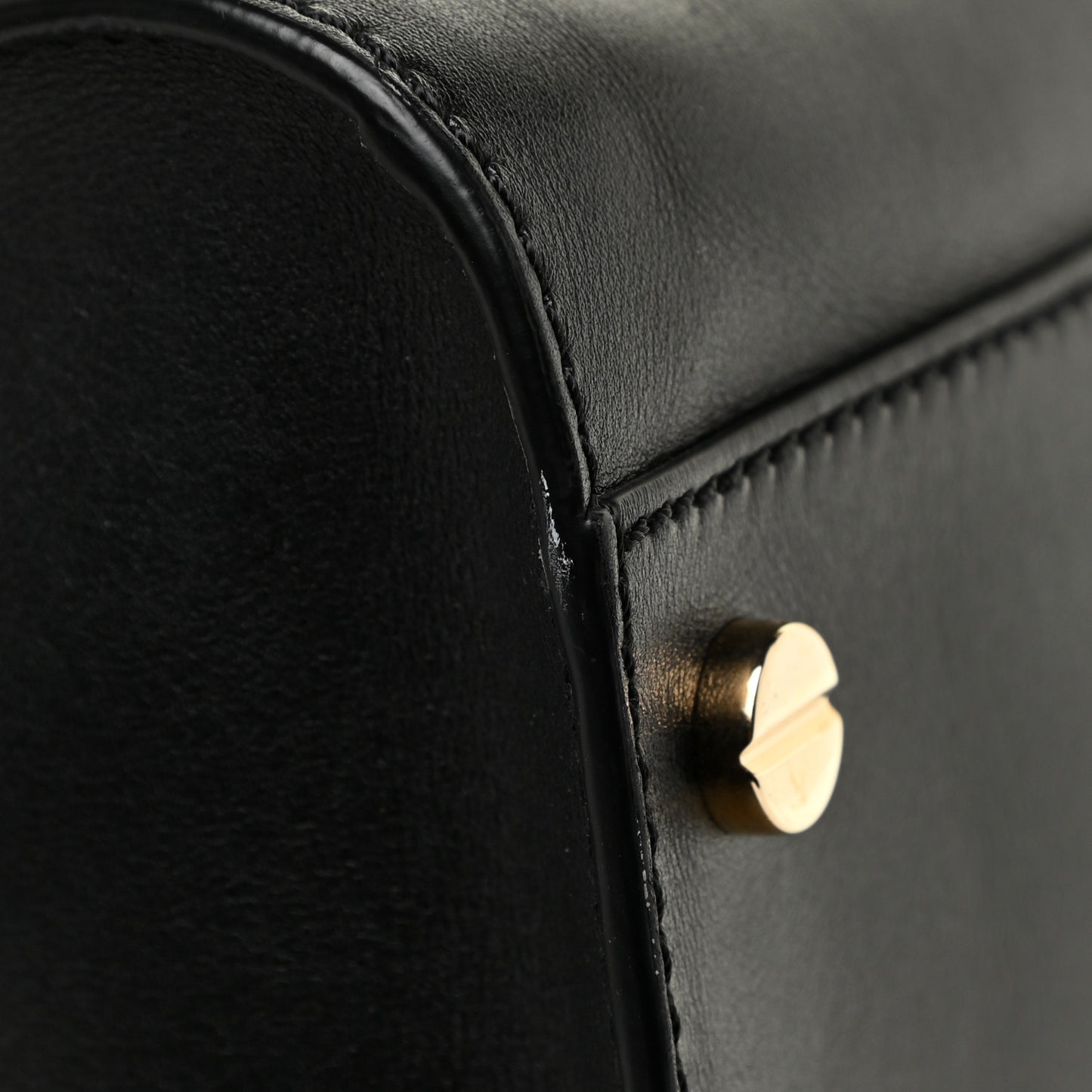 Vitello Lovestud Shoulder Bag Black