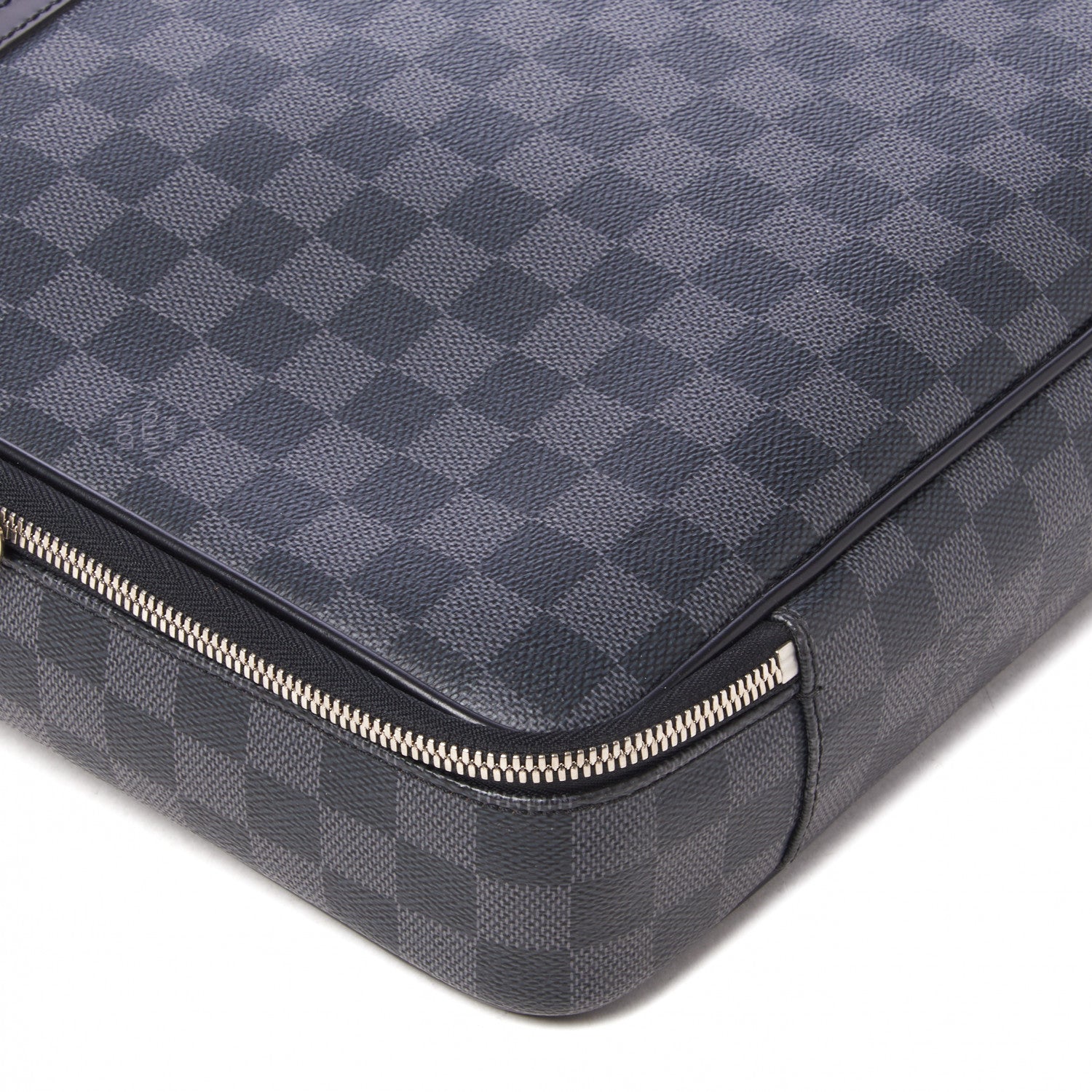 Louis Vuitton Damier Graphite Steeve 5 of 8