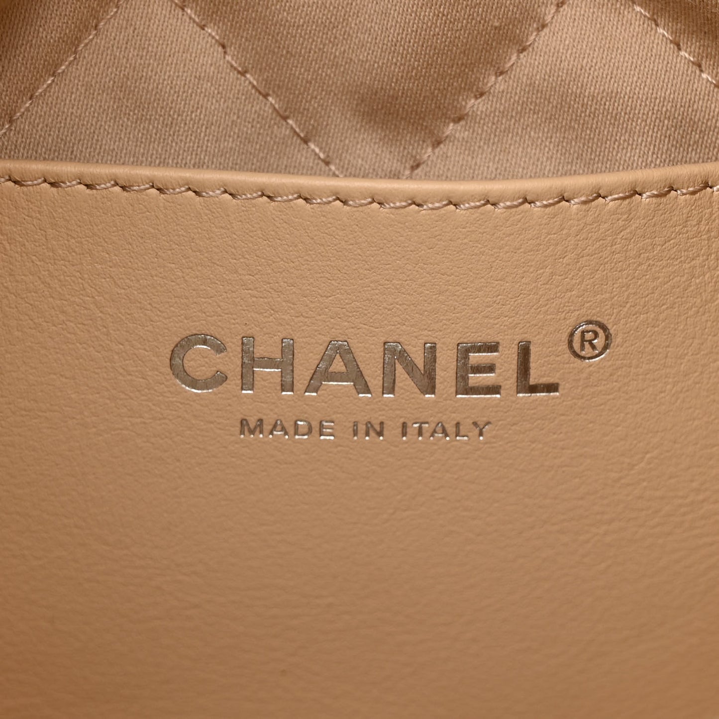 Shiny Calfskin Quilted Rainbow Mini Chanel 22 White