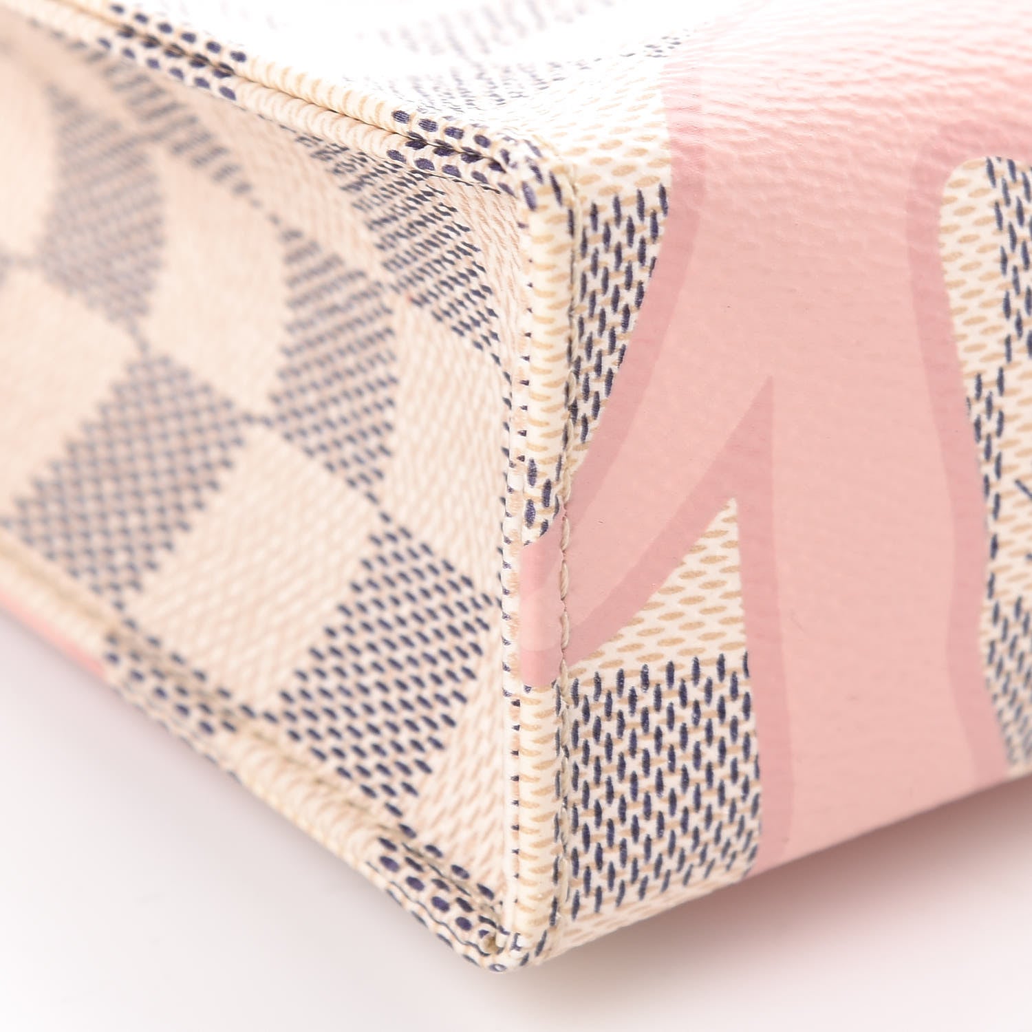 Louis Vuitton Damier Azur Tahitienne Toiletry Pouch 26 15 of 16