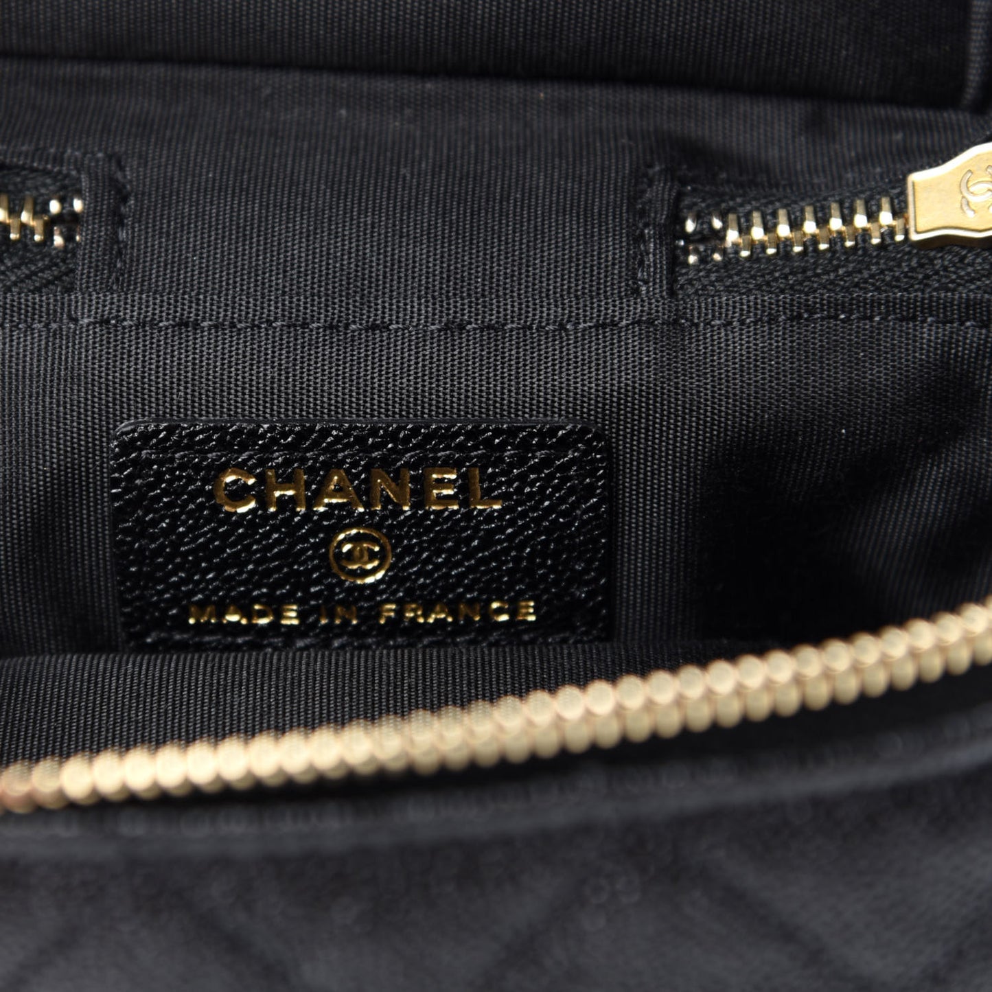 Caviar Quilted Mini Top Handle Vanity With Chain Black