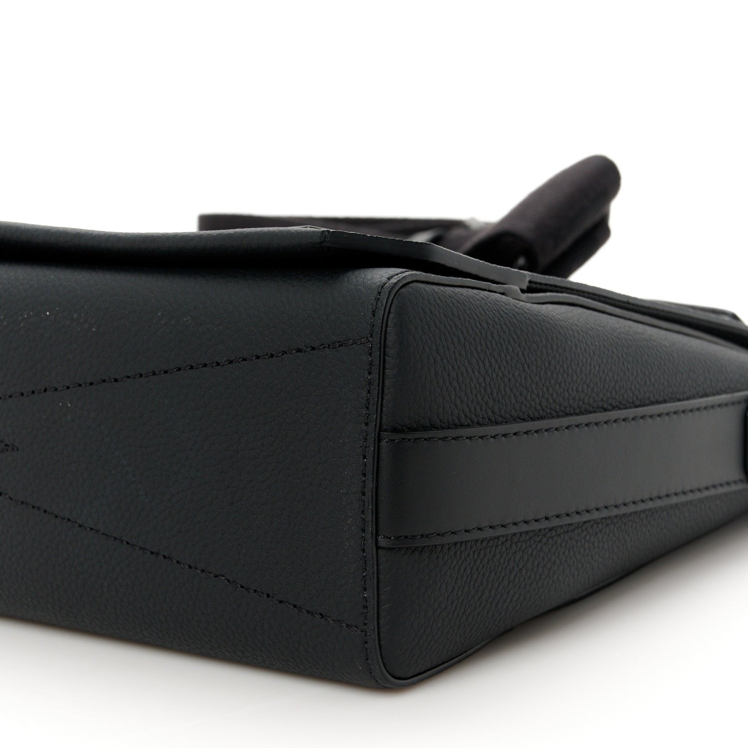 Louis Vuitton Calfskin Aerogram Messenger Black 10 of 11