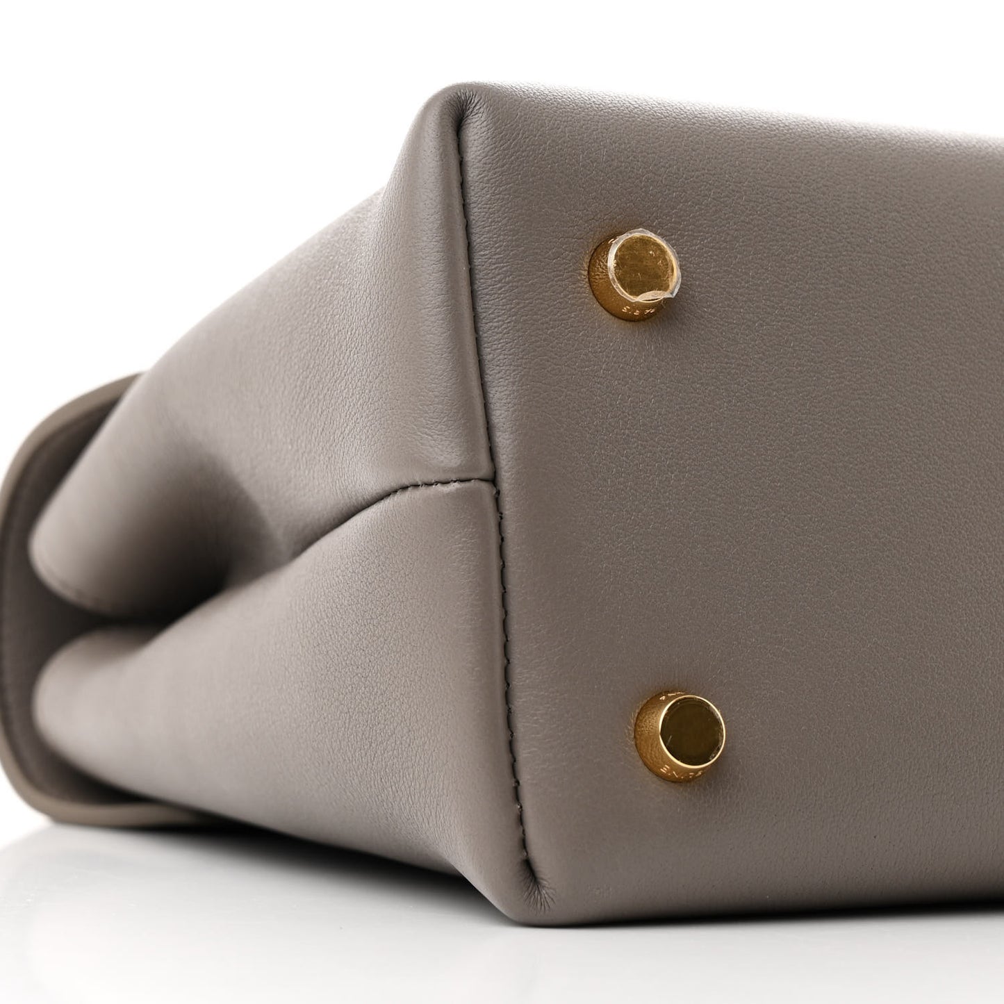 Supple Calfskin Medium Pebble