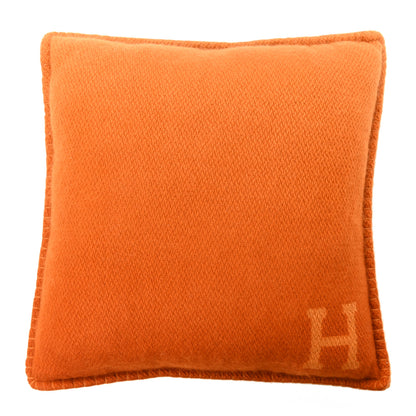 Hermes Tibetan Yak Yack'n'Dye Pillow Feu 1 of 3