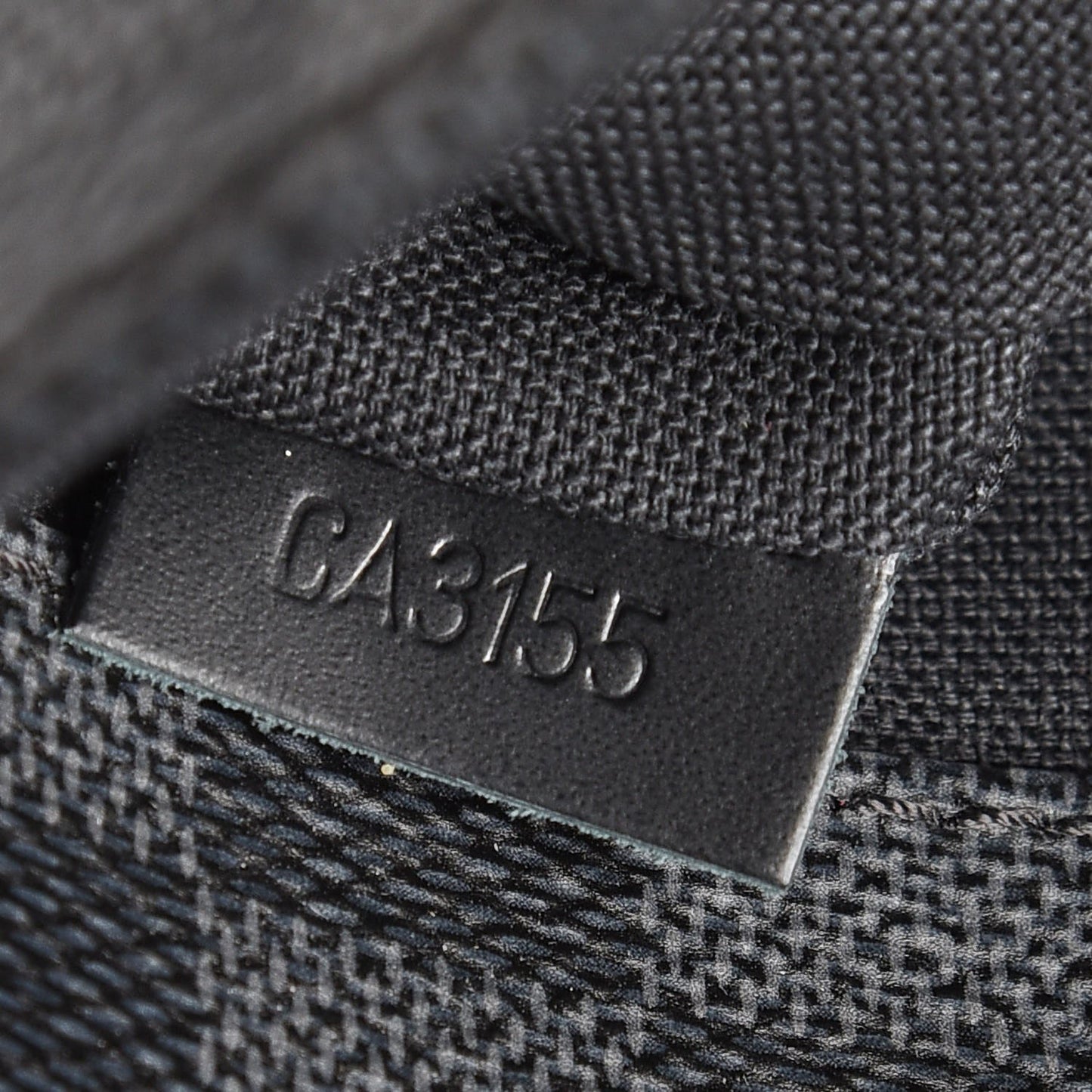Damier Graphite District MM