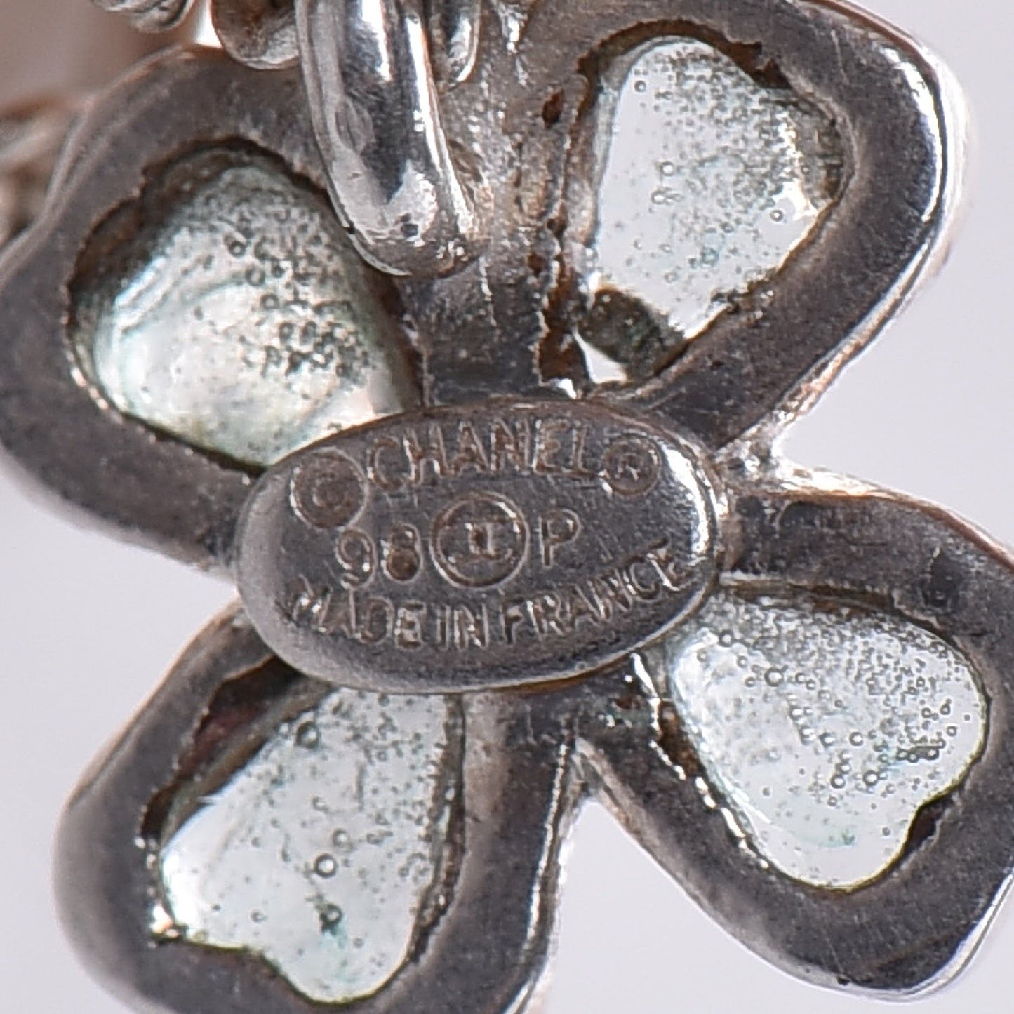 Gripoix Poured Glass Four Leaf Clover Pendant Necklace Silver