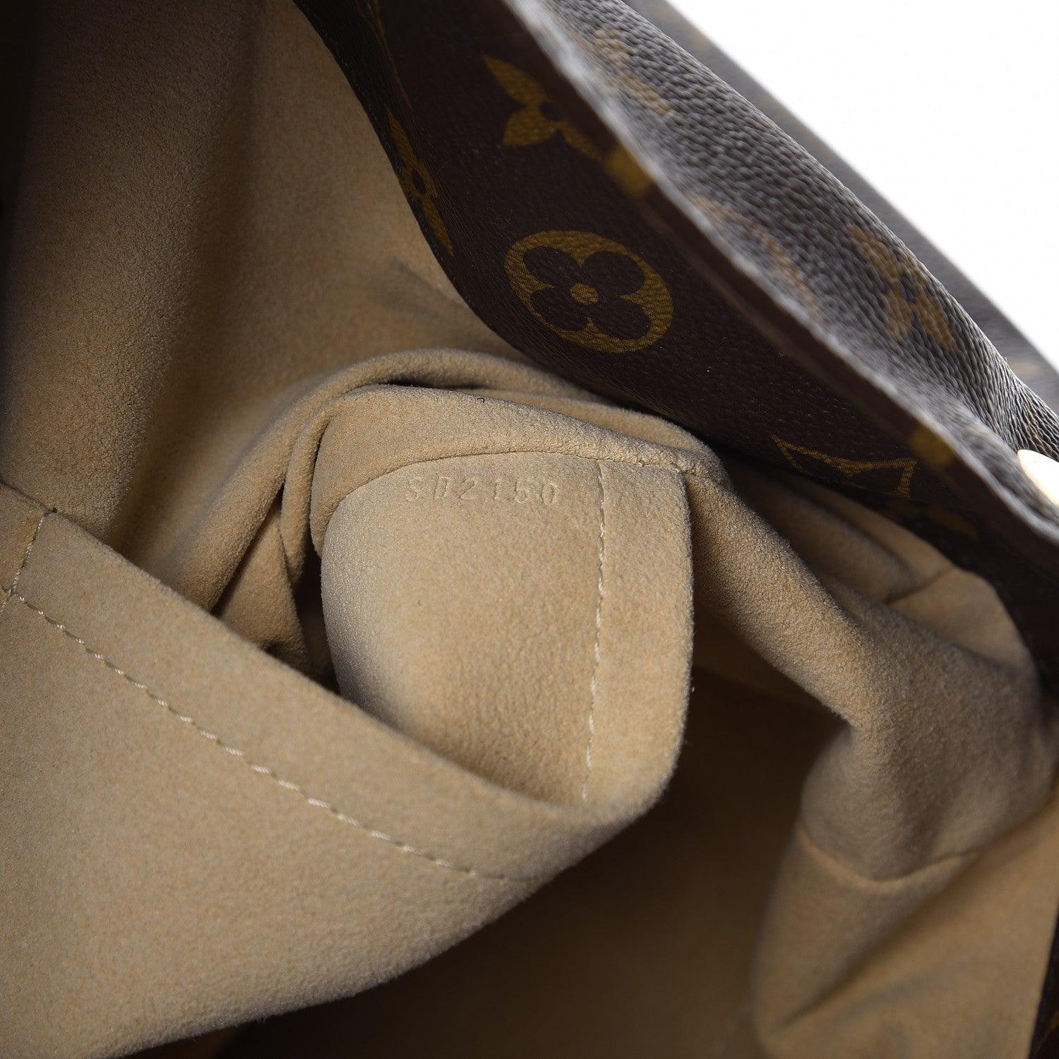 Louis Vuitton Monogram Artsy MM 7 of 9