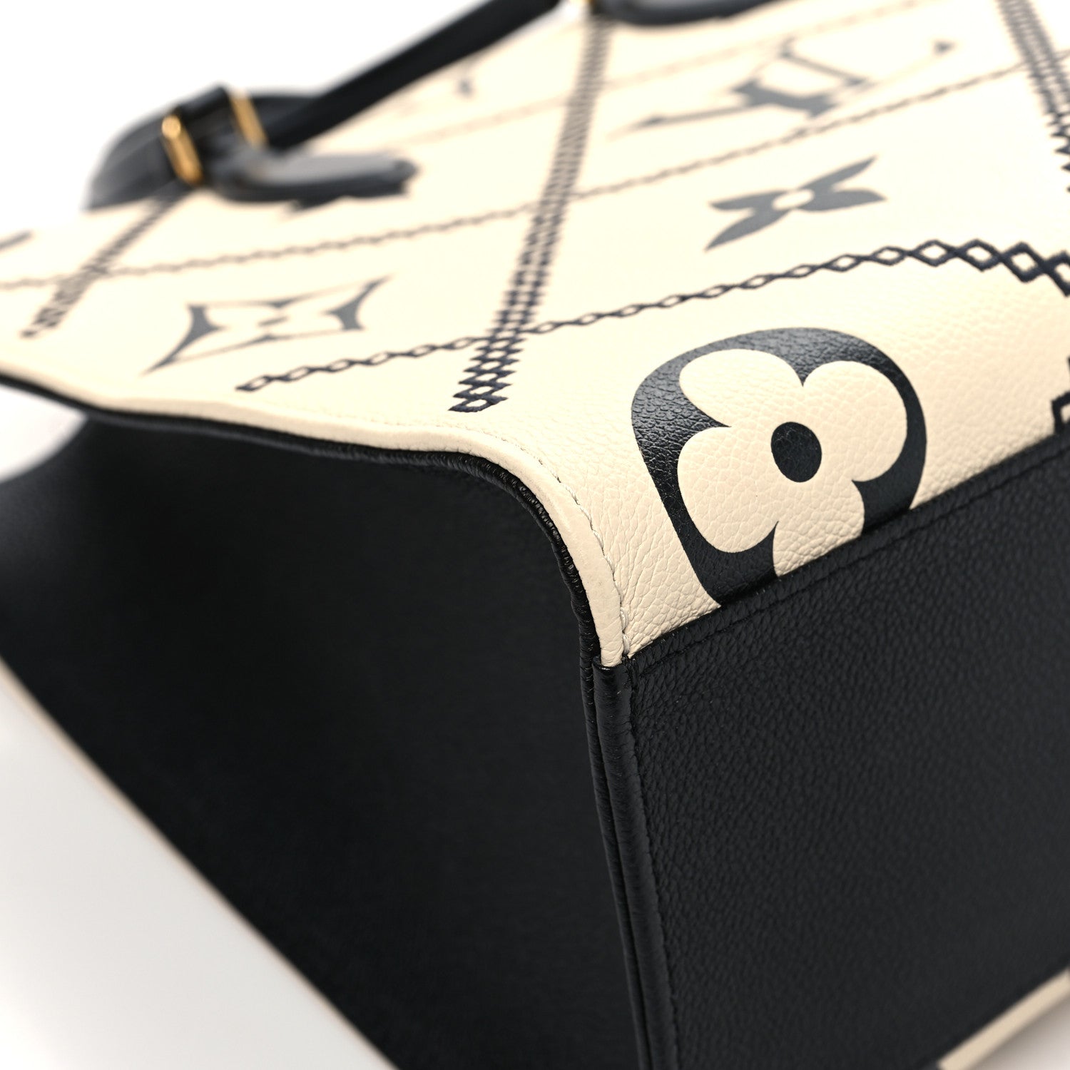 Louis Vuitton Empreinte Monogram Giant Broderies Onthego MM Cream Black 8 of 11