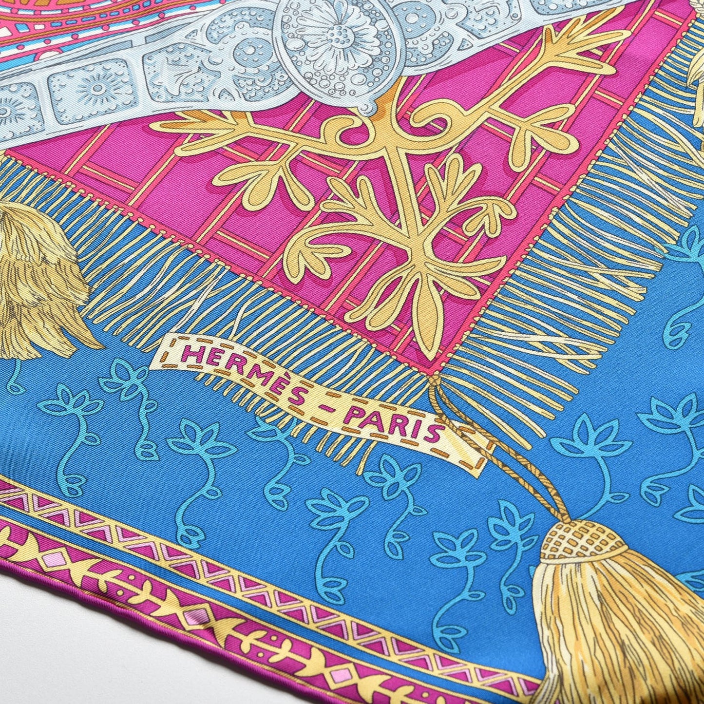 Silk Cavaliers du Caucase Scarf 90 Cobalt Fuchsia Vieil Or