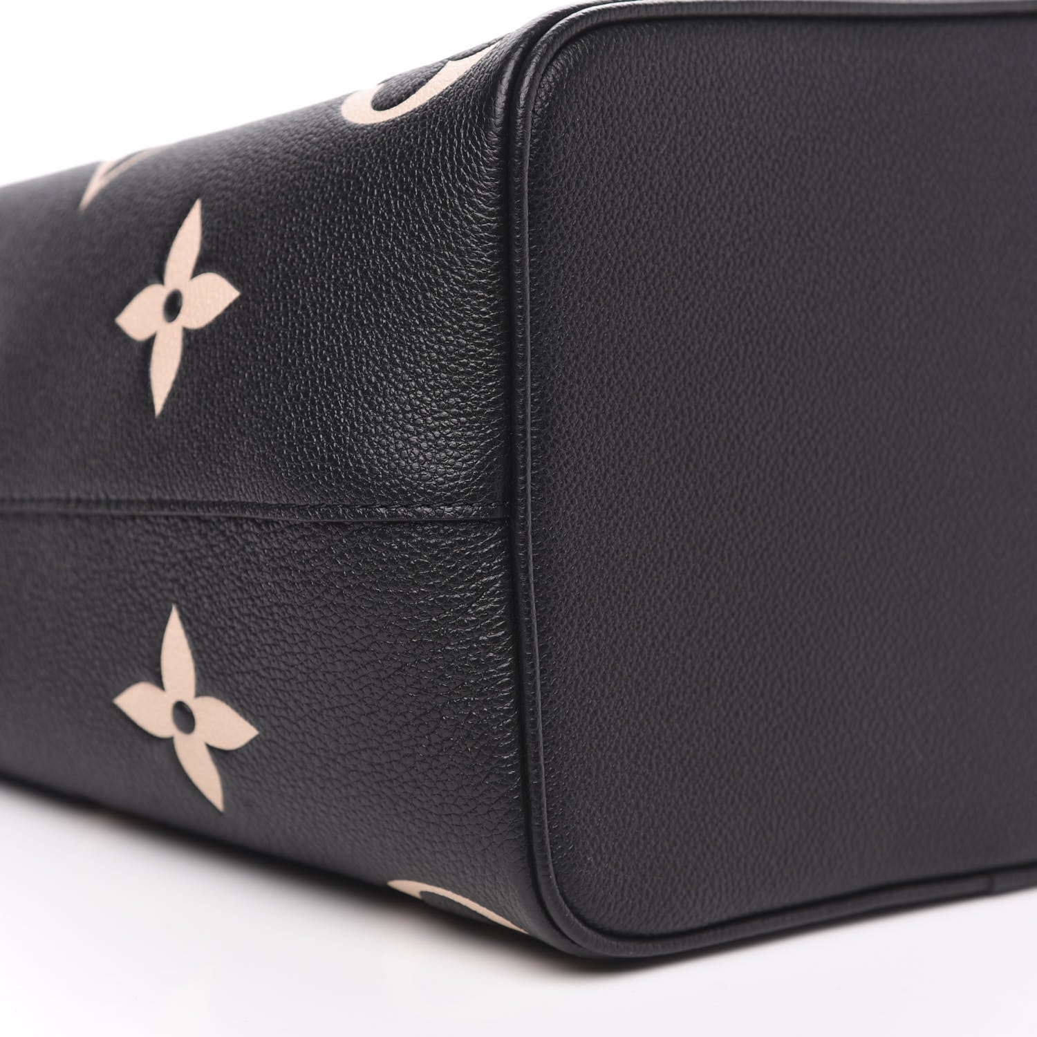 Louis Vuitton Empreinte Monogram Giant Neonoe MM Black Beige 8 of 11