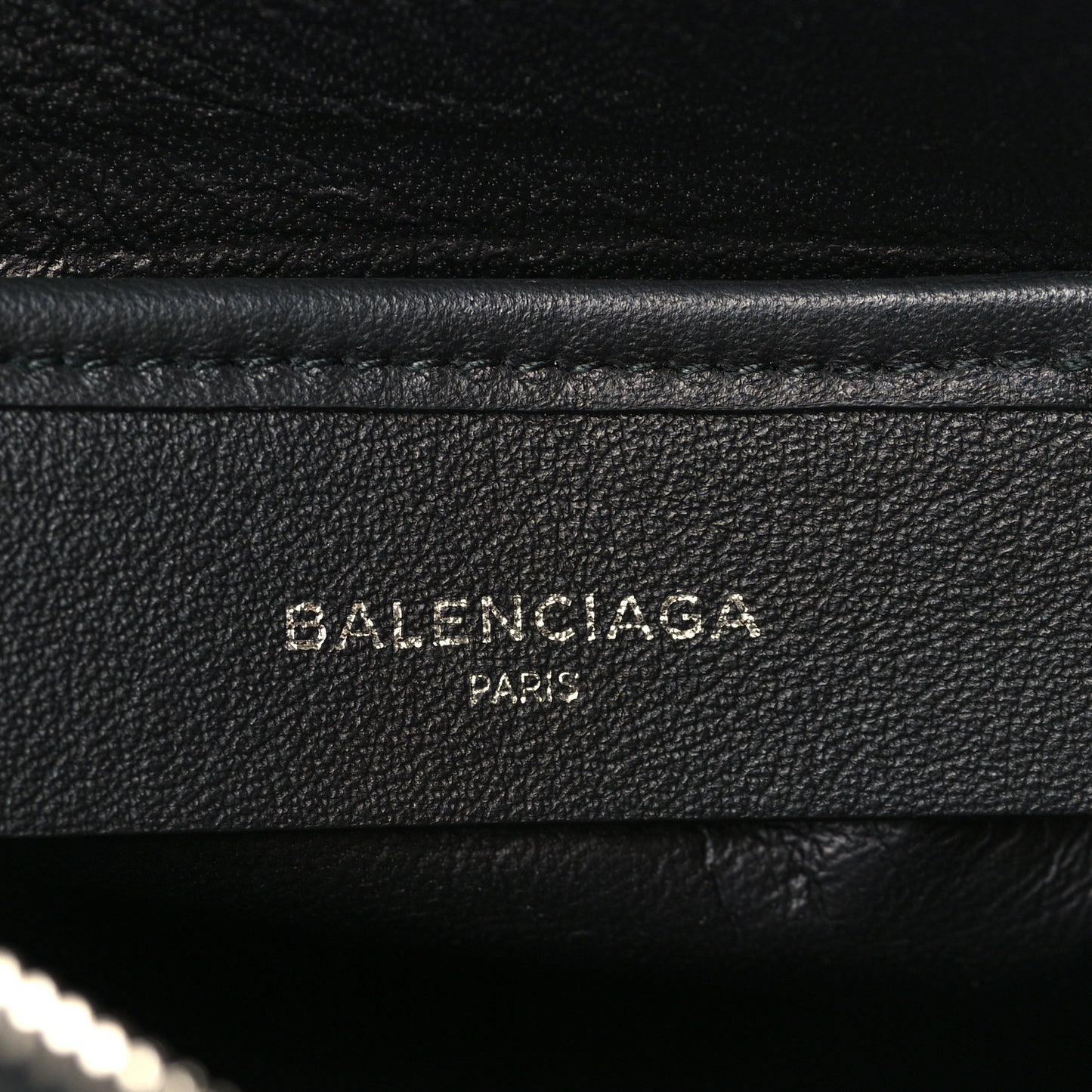 Calfskin Logo Medium Everyday Pouch Black