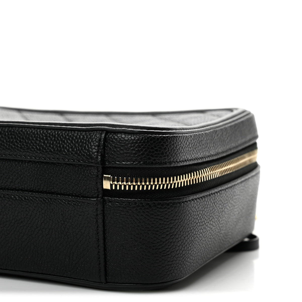 Caviar Quilted Medium CC Filigree Vanity Case Black