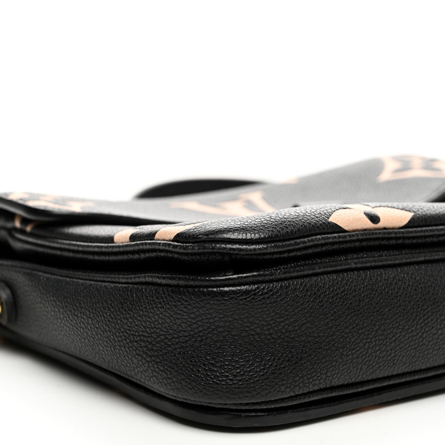 Empreinte Monogram Giant Pochette Metis Black Beige