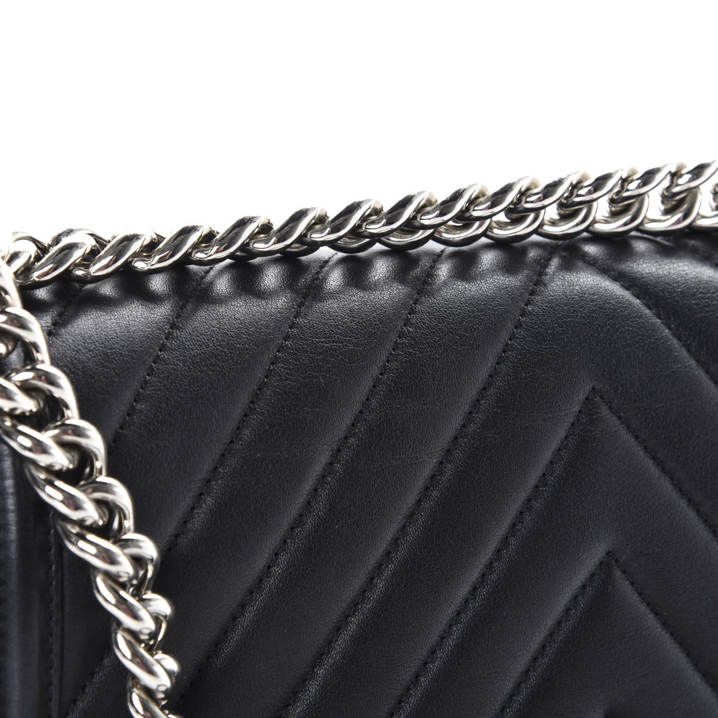 Lambskin Chevron Quilted New Medium Boy Flap Black