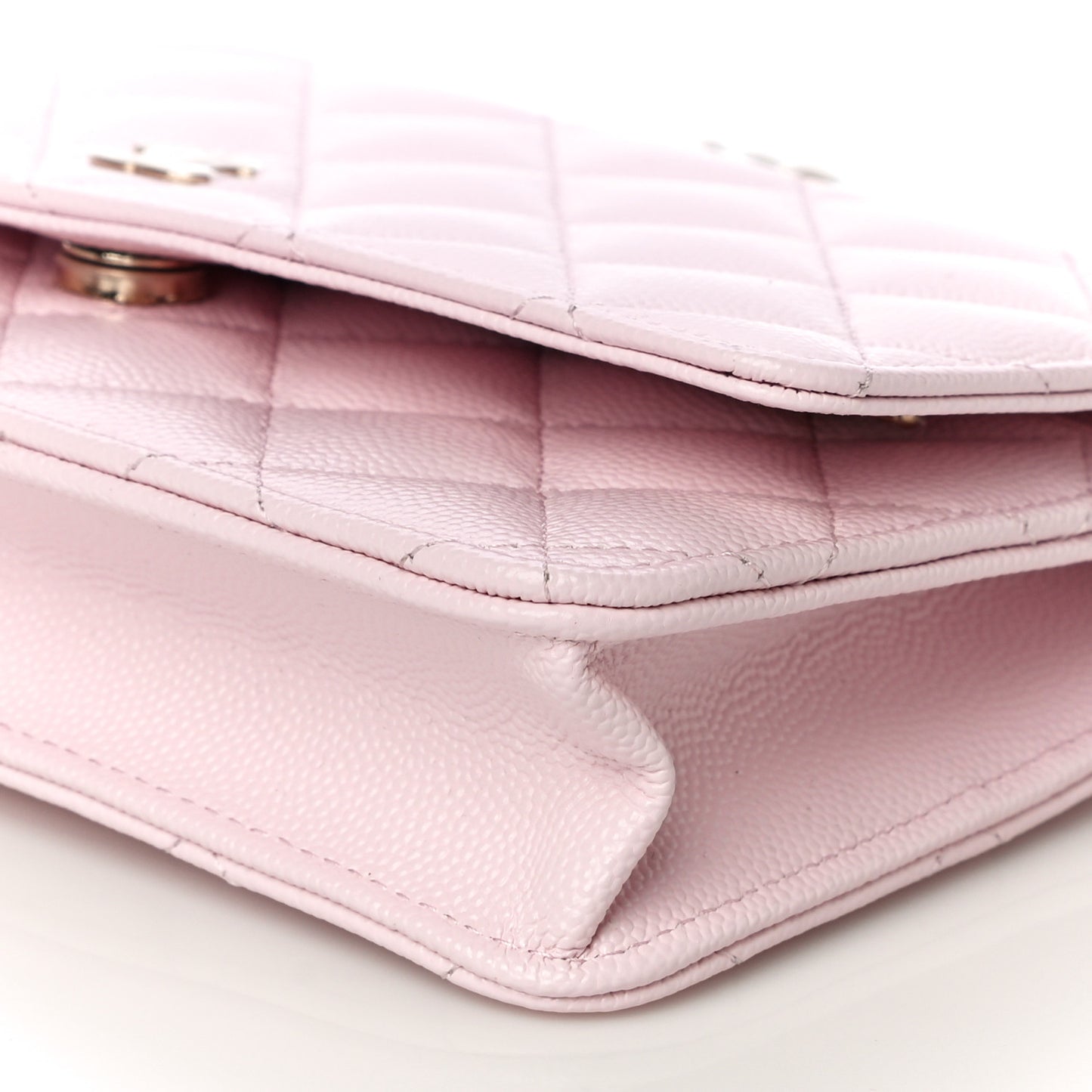 Caviar Quilted Wallet On Chain WOC Light Pink