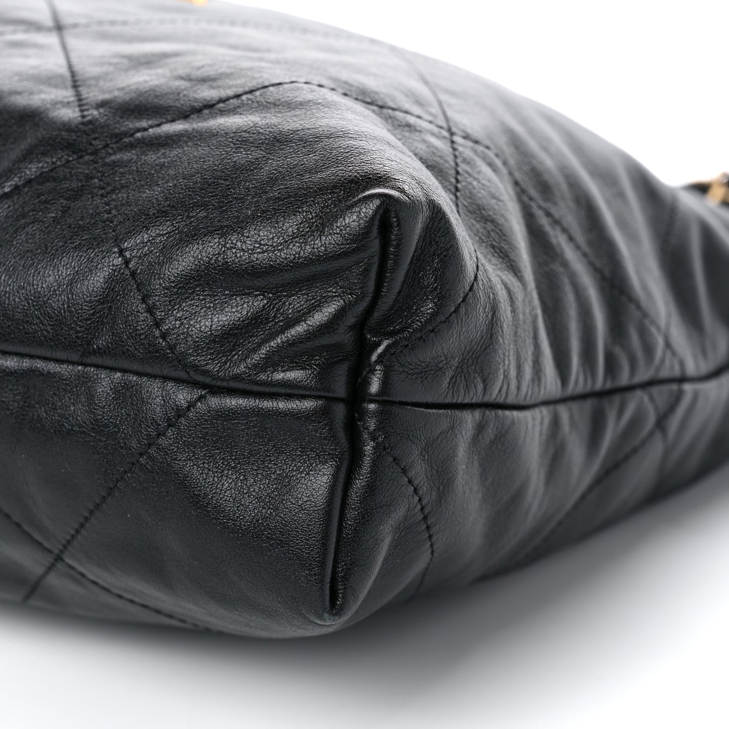 Shiny Calfskin Quilted Chanel 22 Black