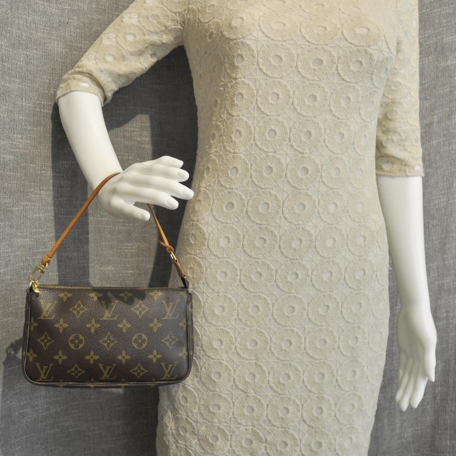 Louis Vuitton Monogram Pochette Accessories Bag 3 of 9