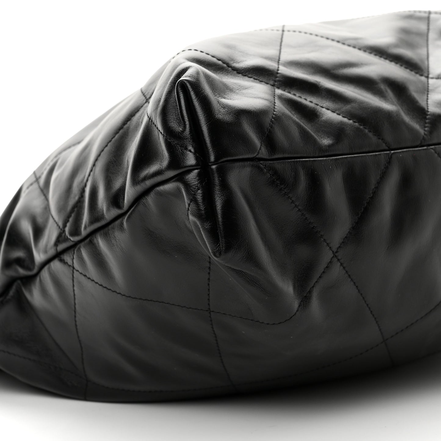 Shiny Calfskin Quilted Chanel 22 Black