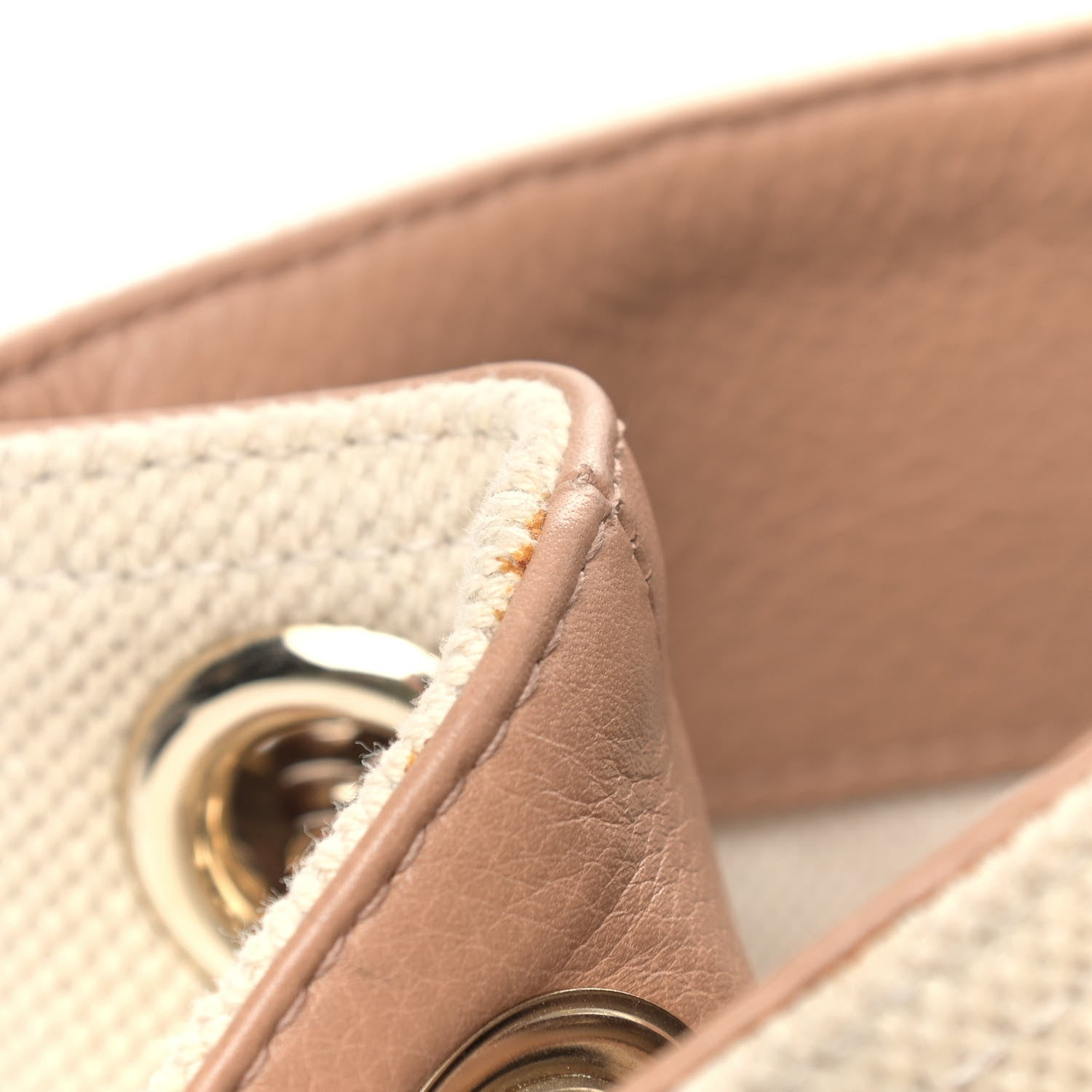 Gucci Linen Canvas Pebbled Calfskin Medium Soho Chain Shoulder Bag White Camelia 8 of 10