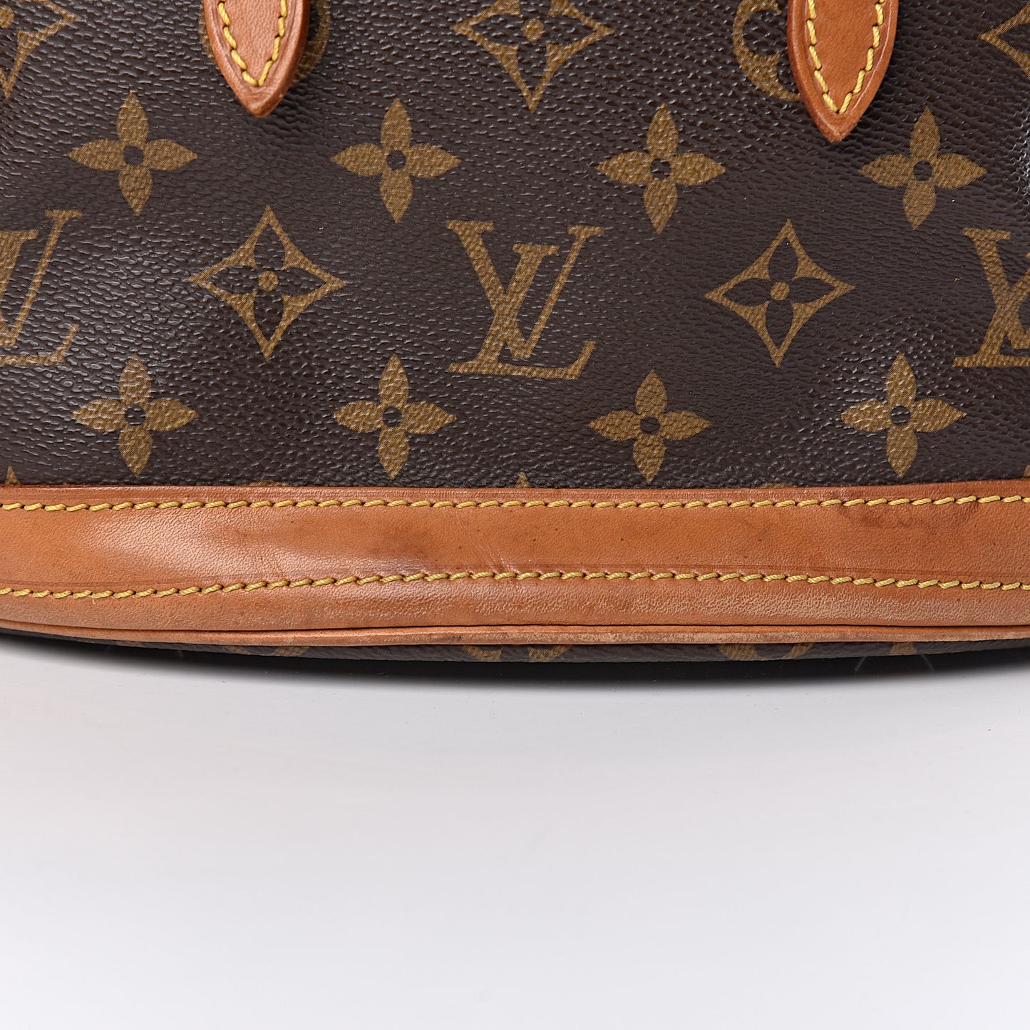 Monogram Petit Bucket 23
