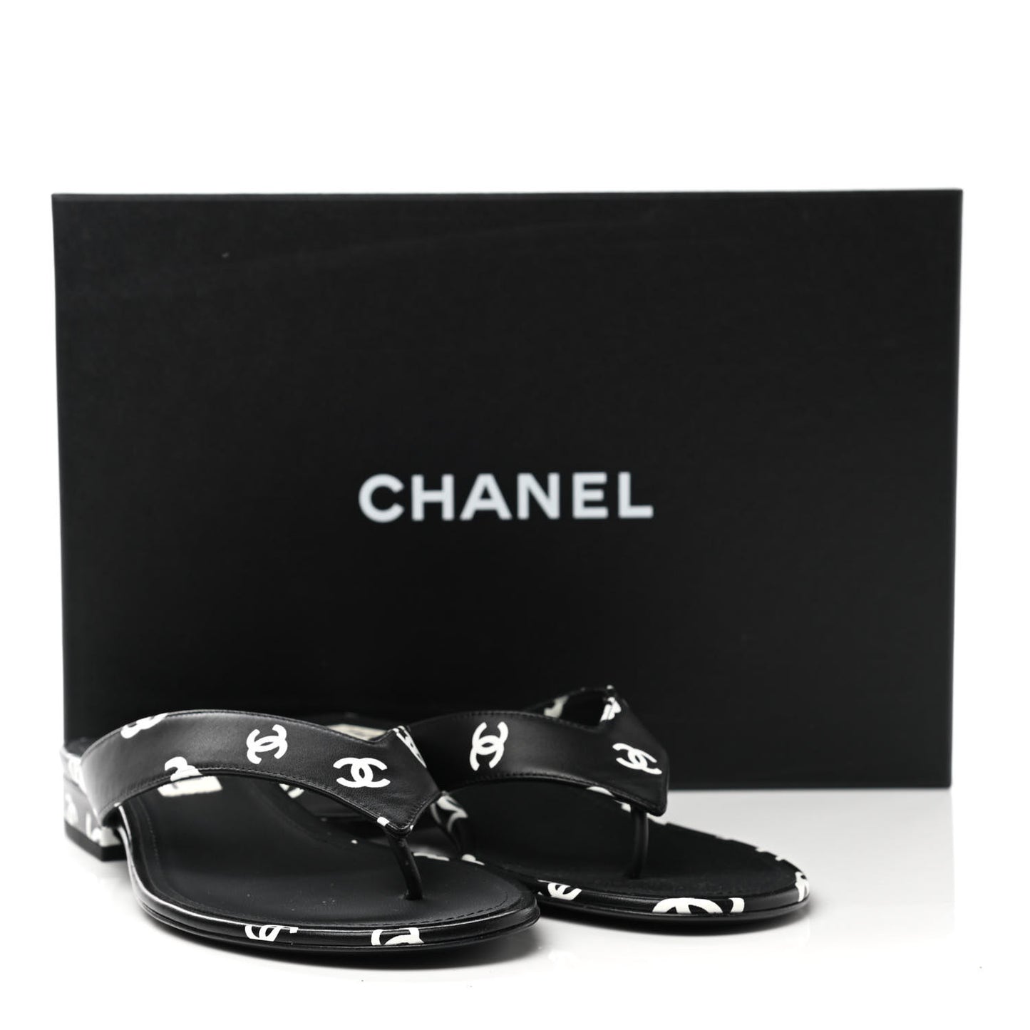 Lambskin Printed CC Thong Sandals 39 Black White
