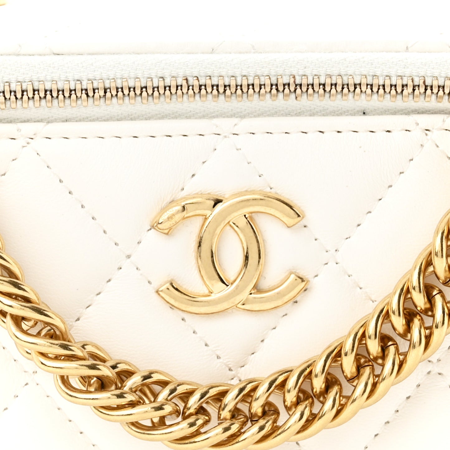 Lambskin Enamel Quilted Logo Small Vanity Case With Chain White