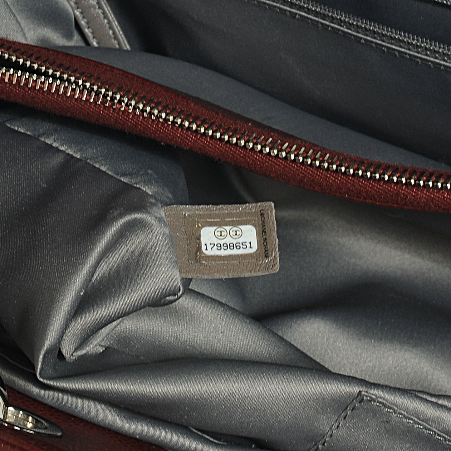 Caviar XL Grand Shopping Tote GST Bordeaux