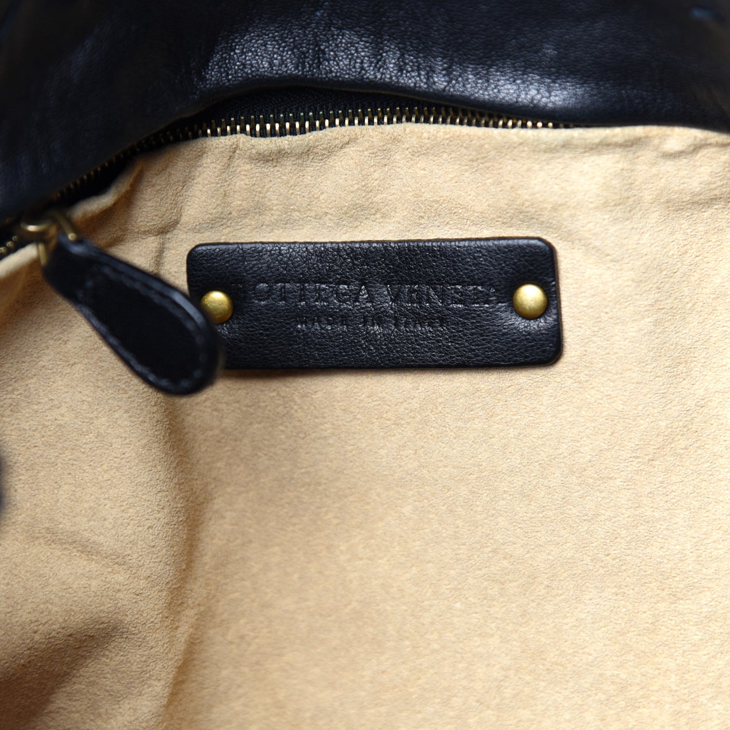 Nappa Intrecciato Medium Seamless Tote Black