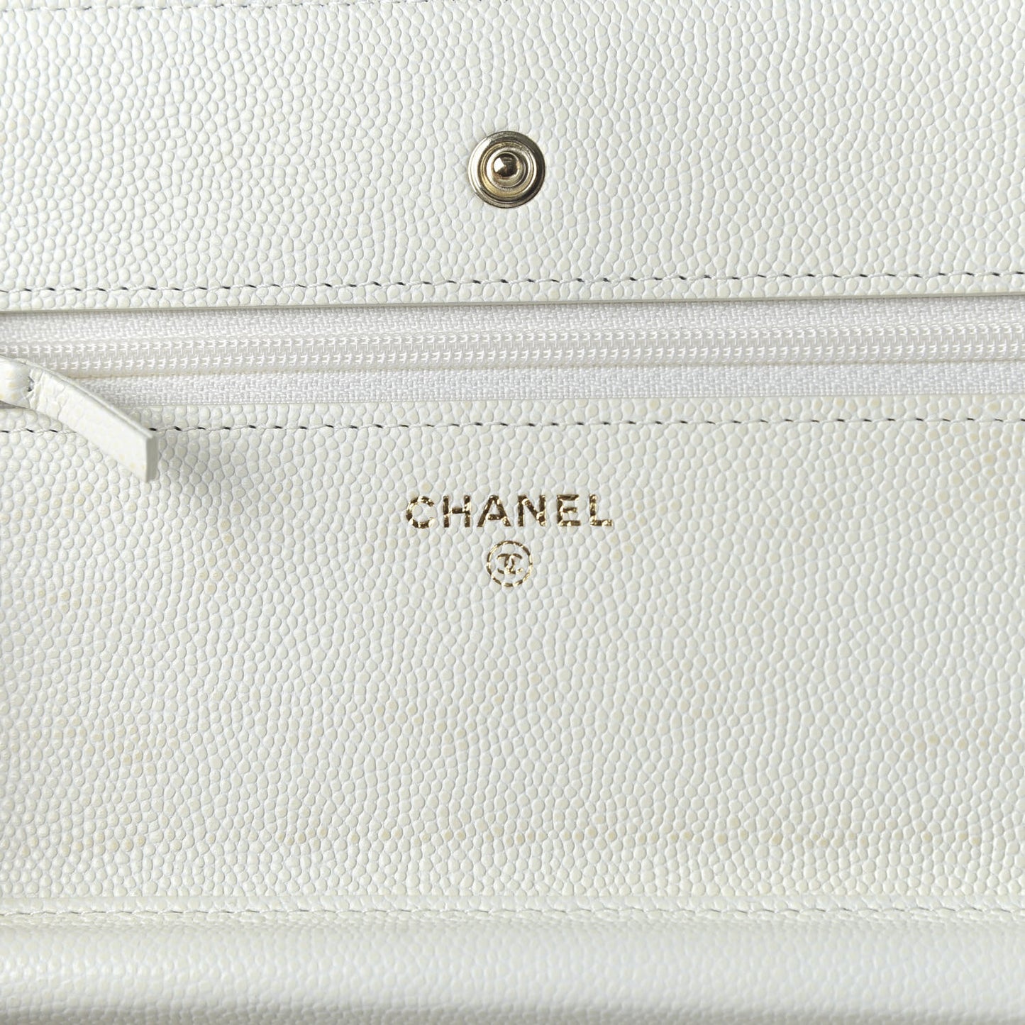 Caviar Quilted Wallet On Chain WOC White