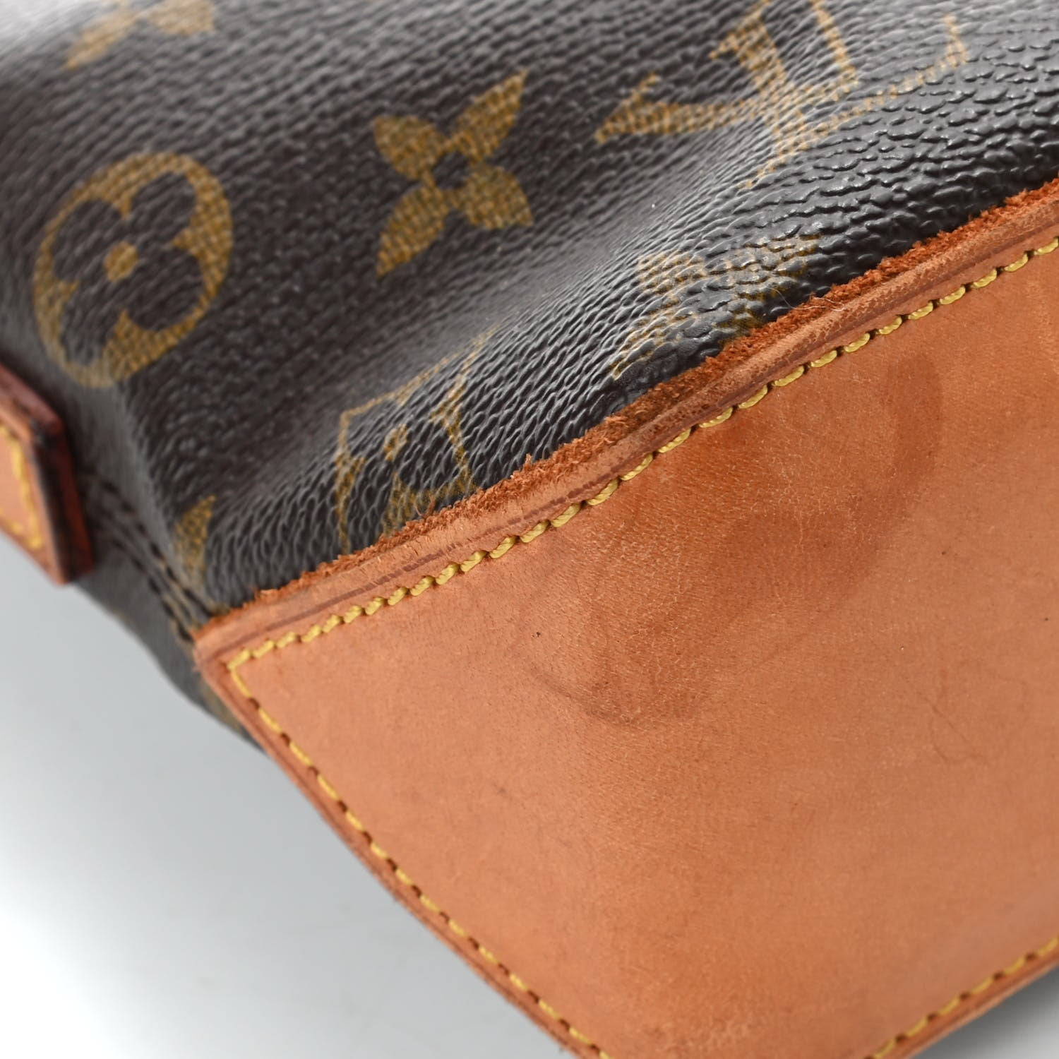 Louis Vuitton Monogram Trotteur 9 of 16