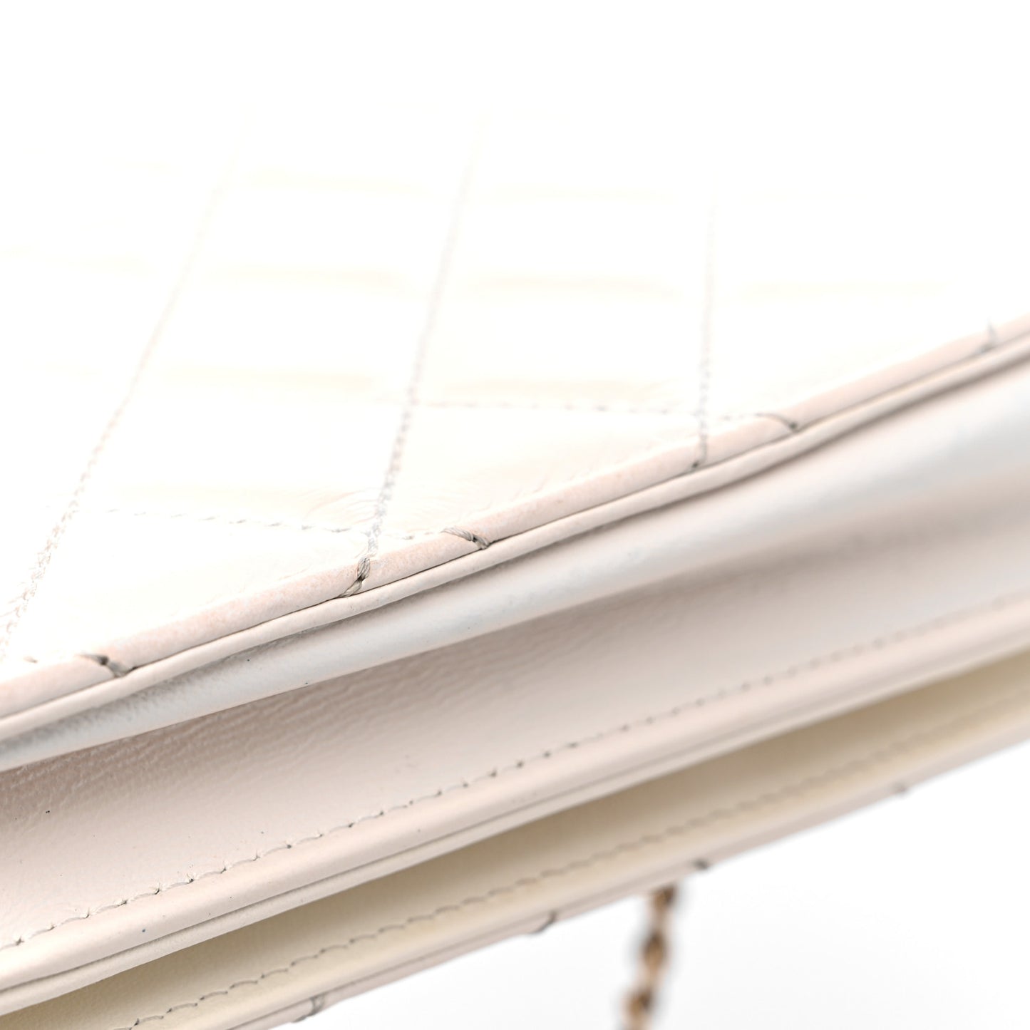 Aged Calfskin Chevron Wallet On Chain WOC White