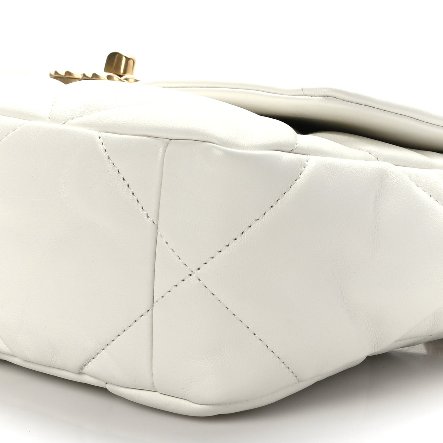 Lambskin Quilted Medium Chanel 19 Flap White