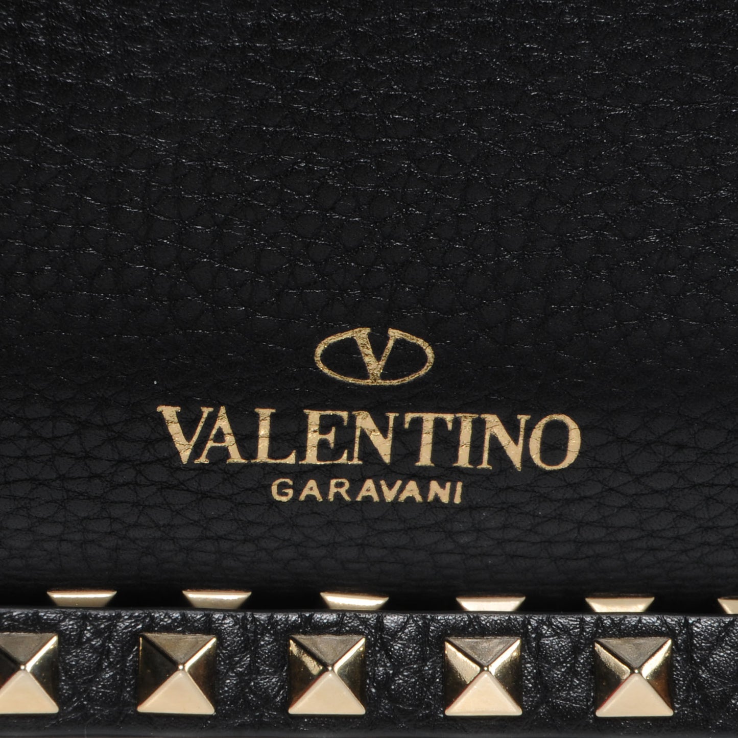 Pebbled Calfskin Medium Rockstud Tote Black
