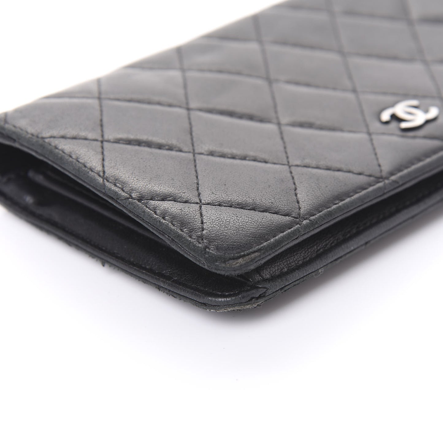 Lambskin Quilted Yen Wallet Black